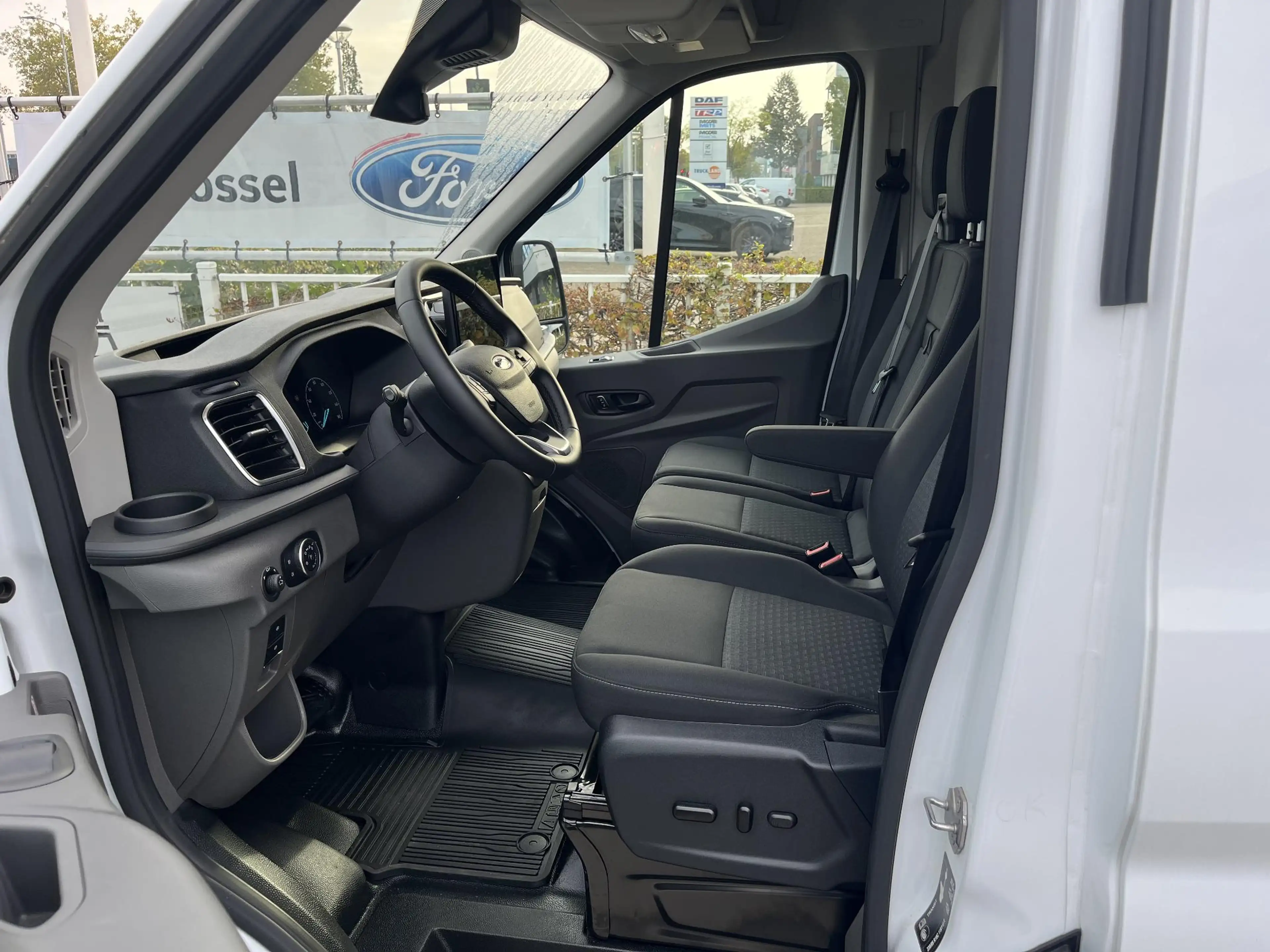 Ford E-Transit 350 L3H2 Trend 68 kWh | Bliz | Achteruitrijdcamera — photo 8