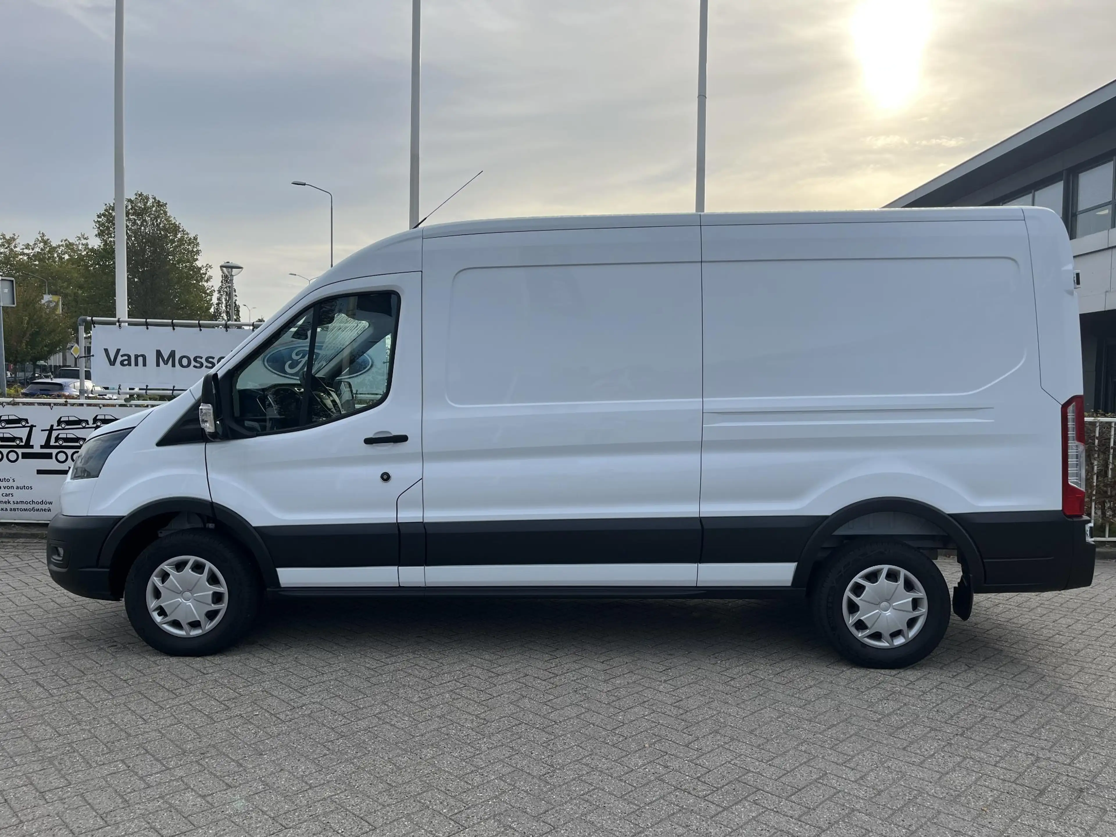 Ford E-Transit 350 L3H2 Trend 68 kWh | Bliz | Achteruitrijdcamera — photo 7