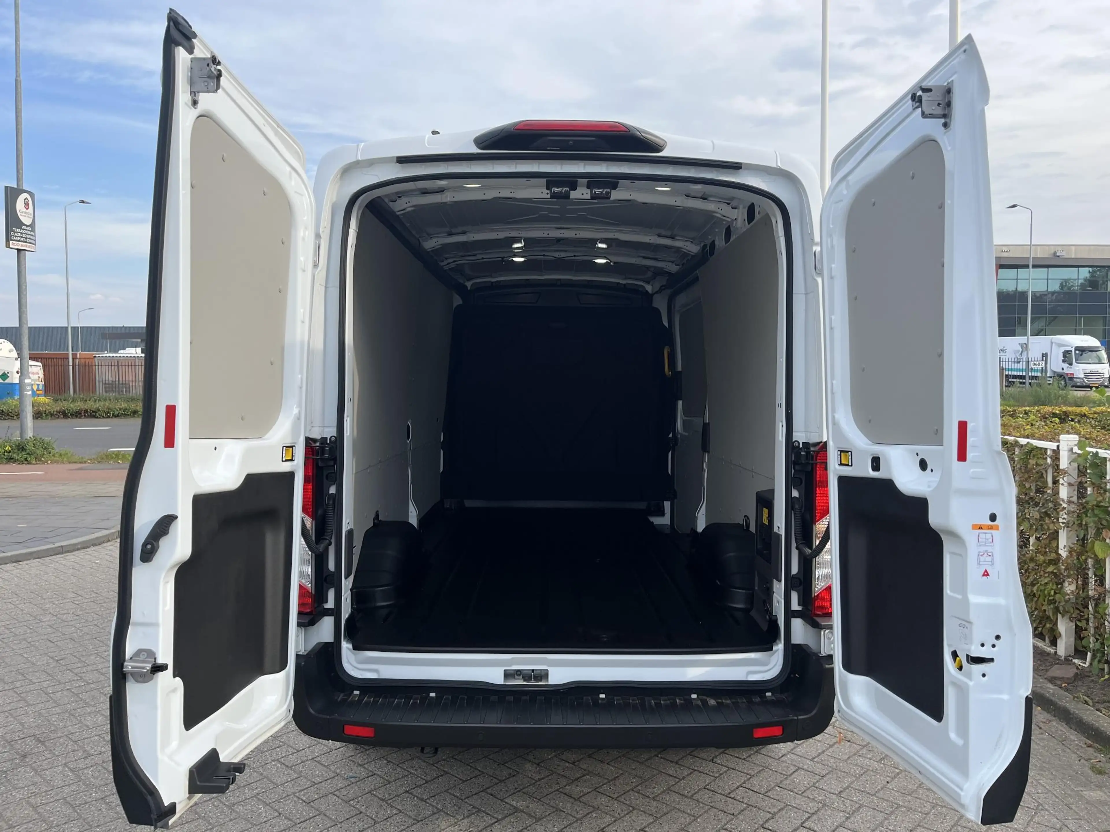 Ford E-Transit 350 L3H2 Trend 68 kWh | Bliz | Achteruitrijdcamera — photo 12