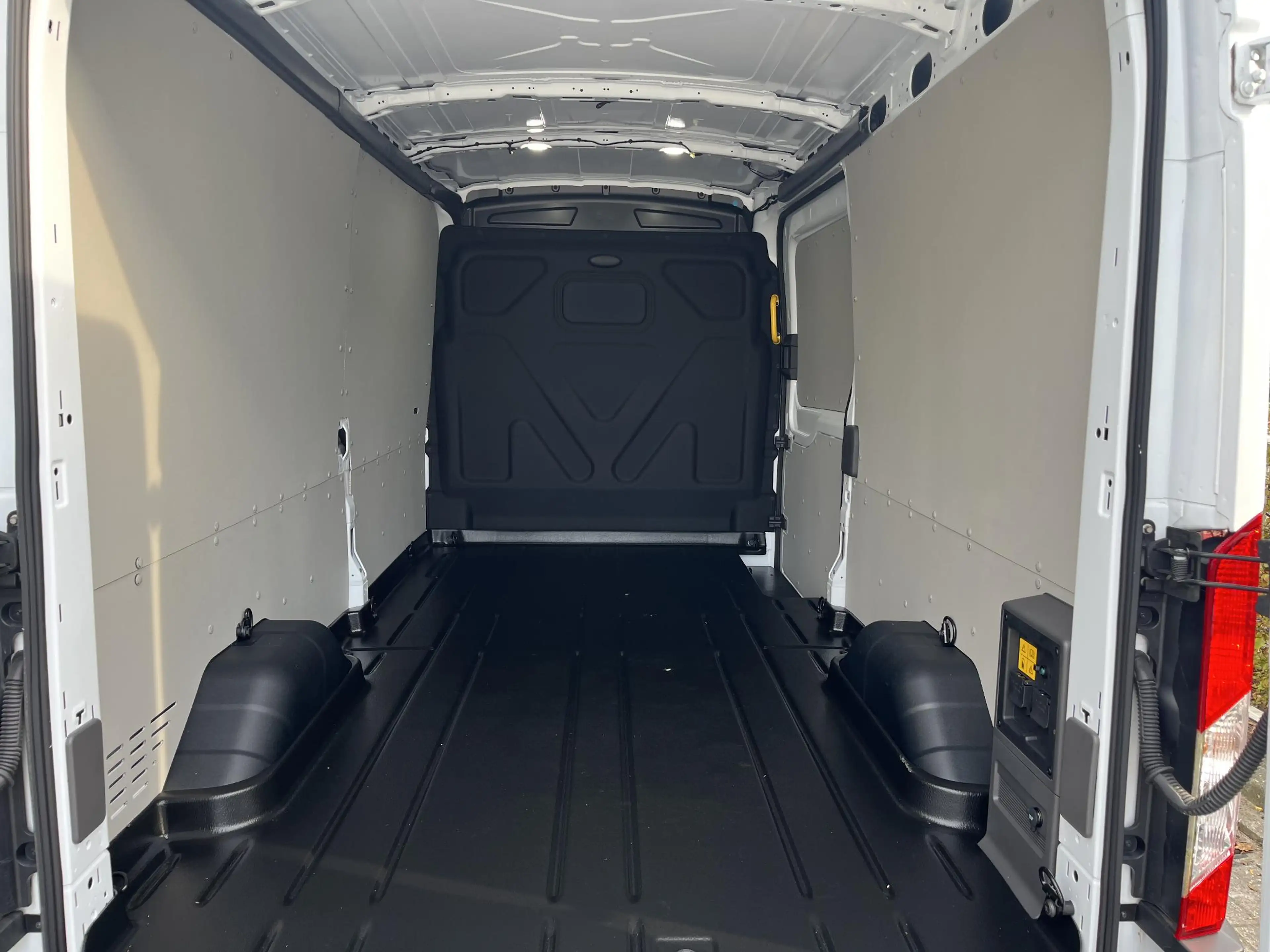 Ford E-Transit 350 L3H2 Trend 68 kWh | Bliz | Achteruitrijdcamera — photo 13