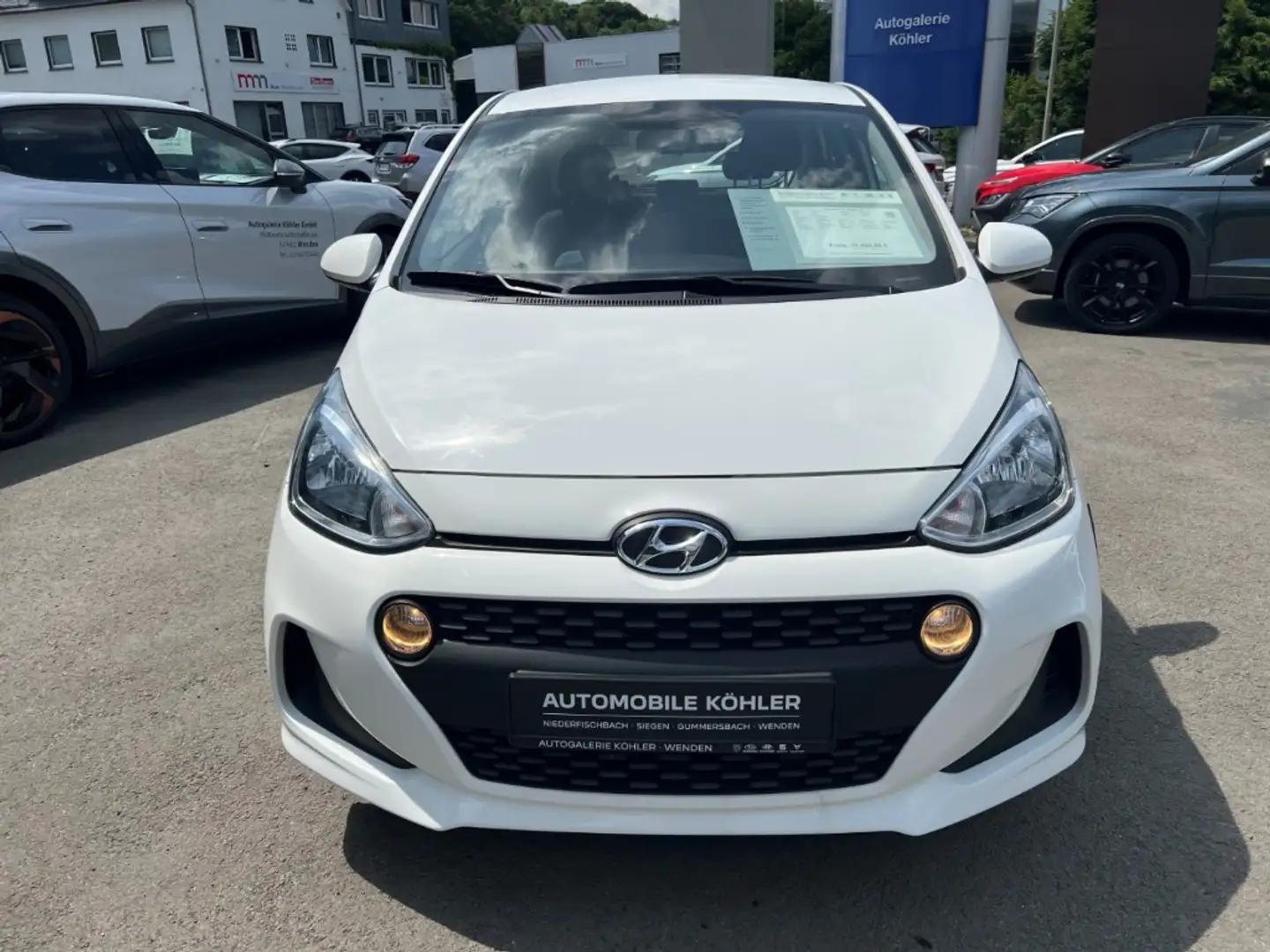 Hyundai i10 1.0 Trend KLIMA SITZHEIZUNG LENKRAD BEHEIZT Weiß - 2