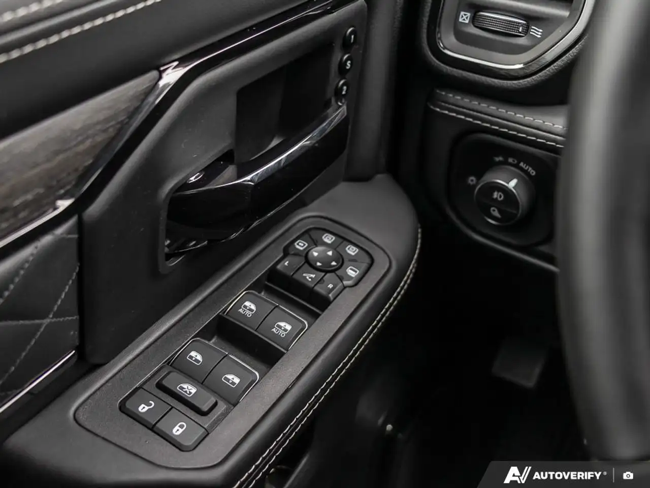 RAM 2500 снимка RAM 2500