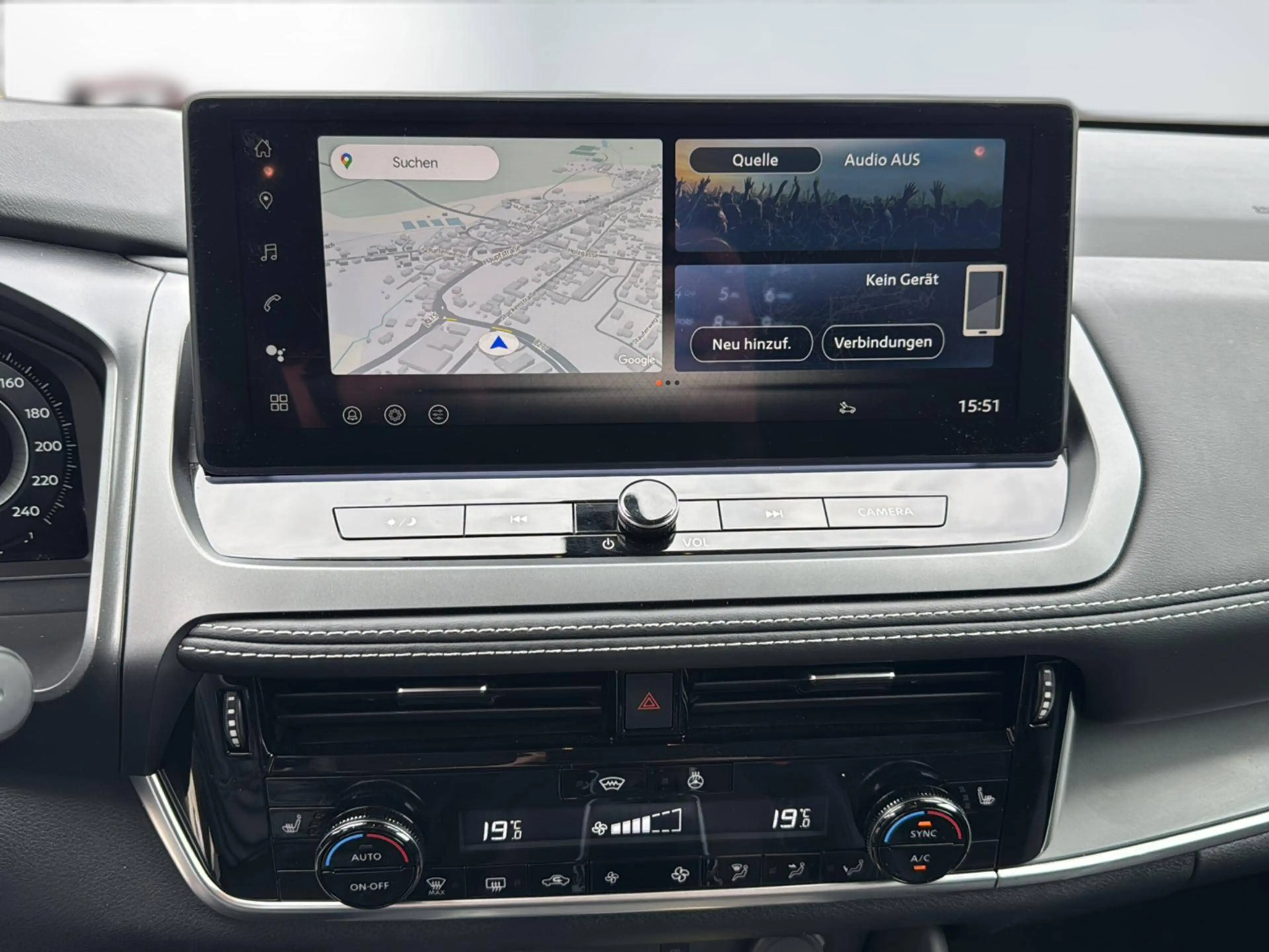 Nissan Qashqai 1.3 N-Connecta DIG-T MHEV — photo 15
