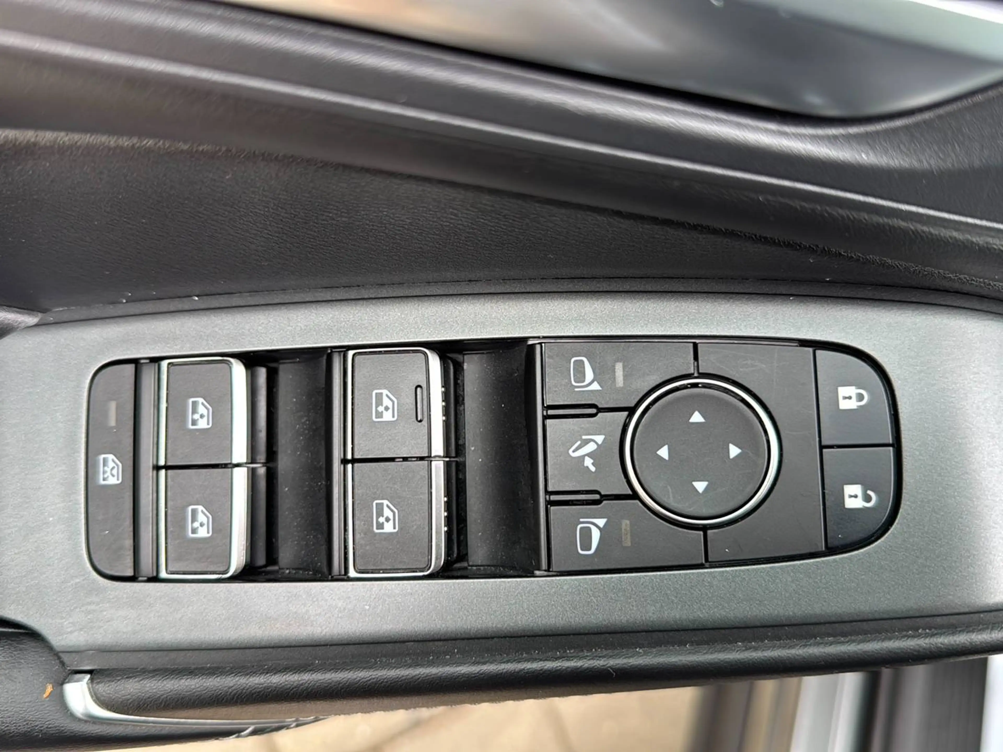 Nissan Qashqai 1.3 N-Connecta DIG-T MHEV — photo 10