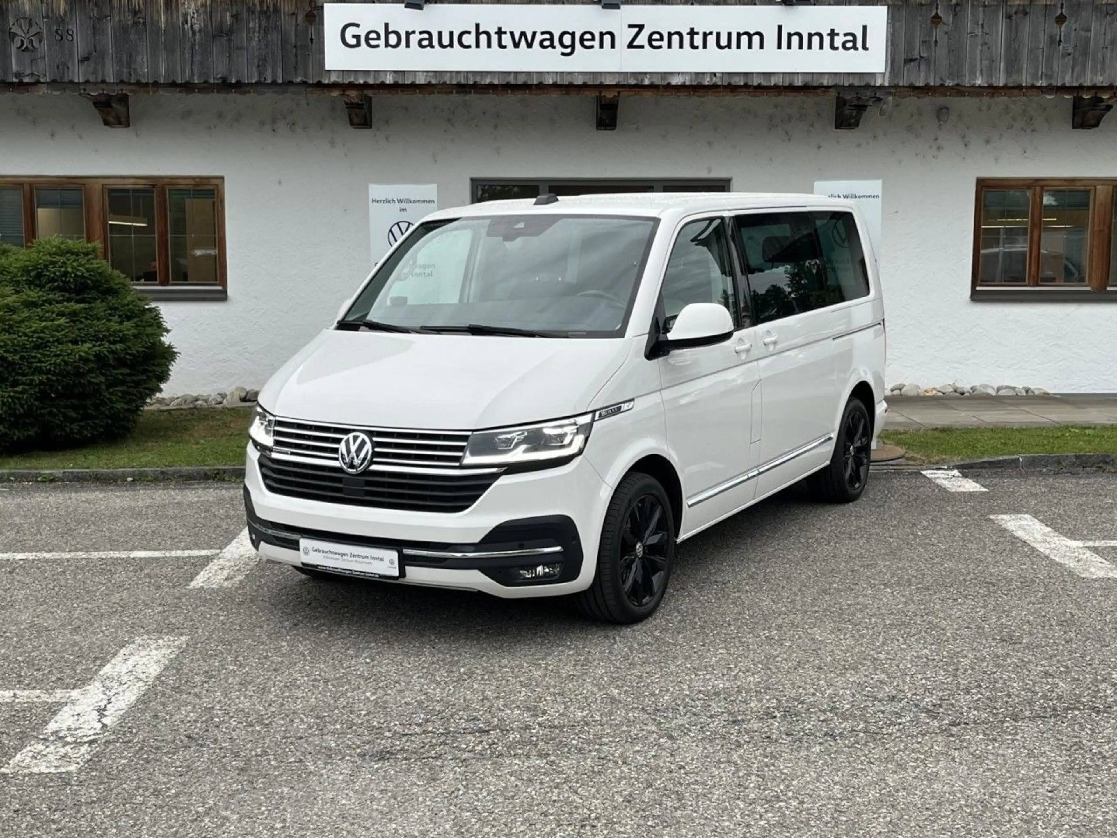 Volkswagen T6.1 Multivan Highline 2,0 TDI DSG 4Motion (AHK+ — photo 2