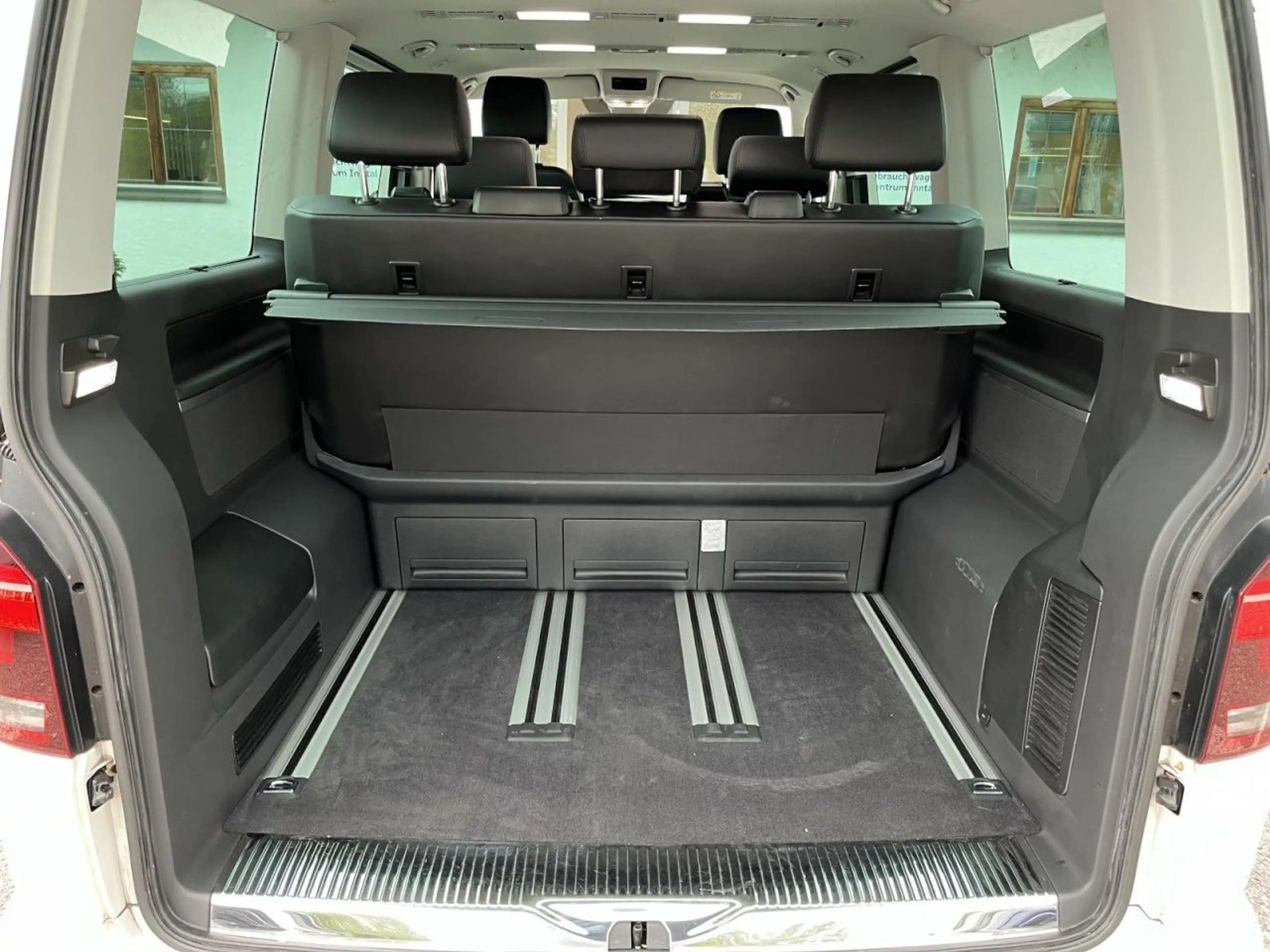 Volkswagen T6.1 Multivan Highline 2,0 TDI DSG 4Motion (AHK+ — photo 8