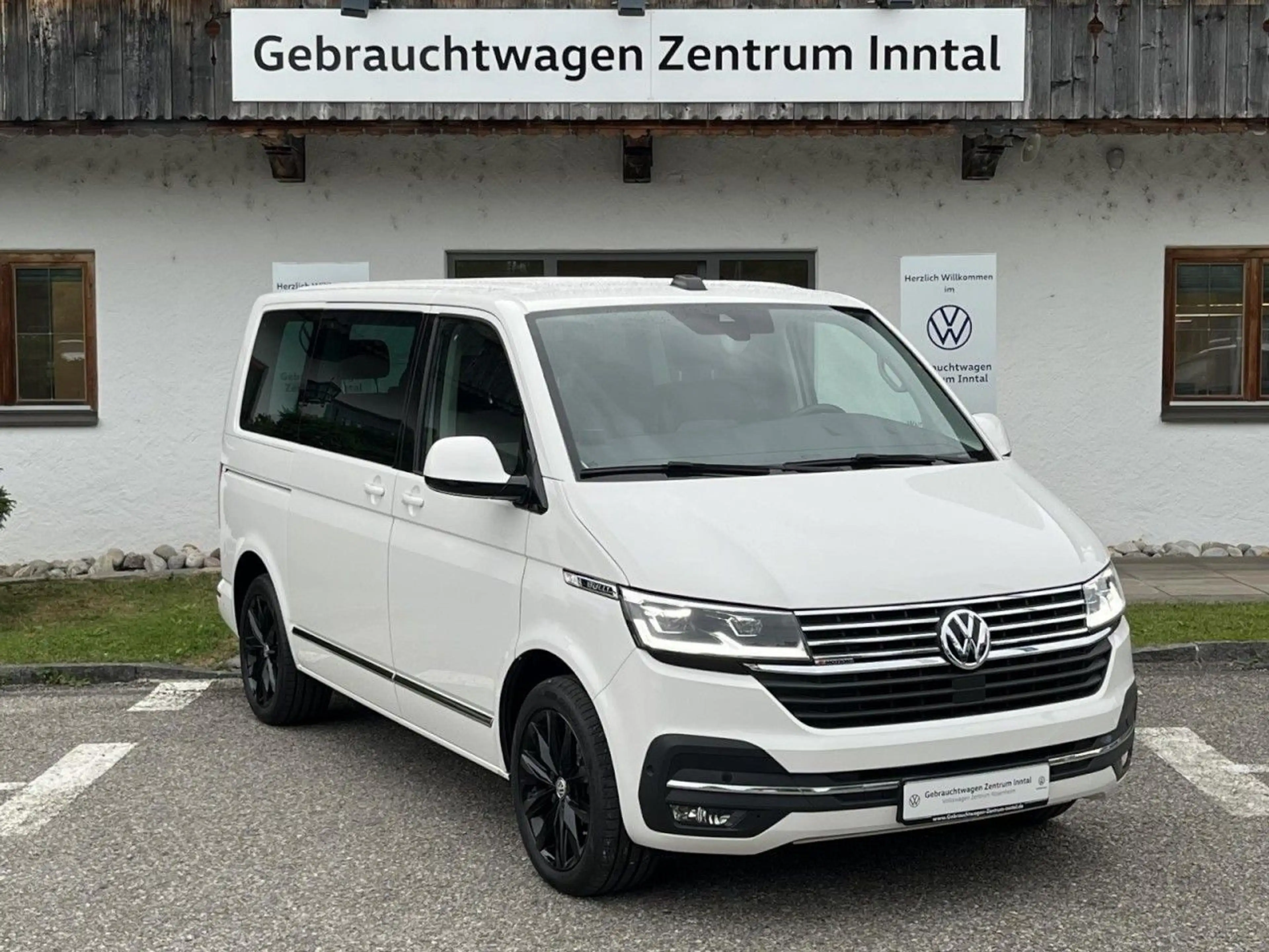 Volkswagen T6.1 Multivan Highline 2,0 TDI DSG 4Motion (AHK+ — photo 4