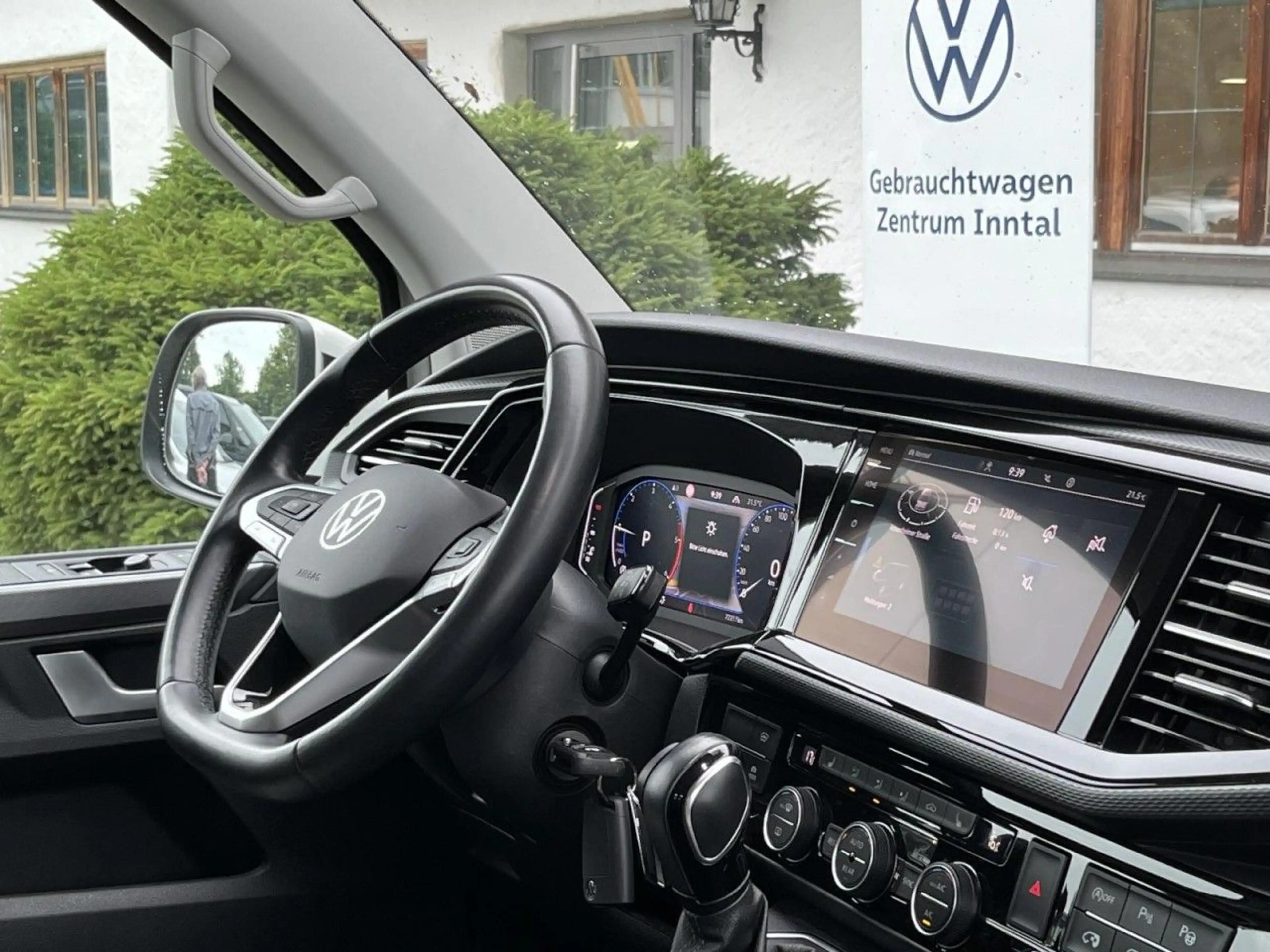 Volkswagen T6.1 Multivan Highline 2,0 TDI DSG 4Motion (AHK+ — photo 14
