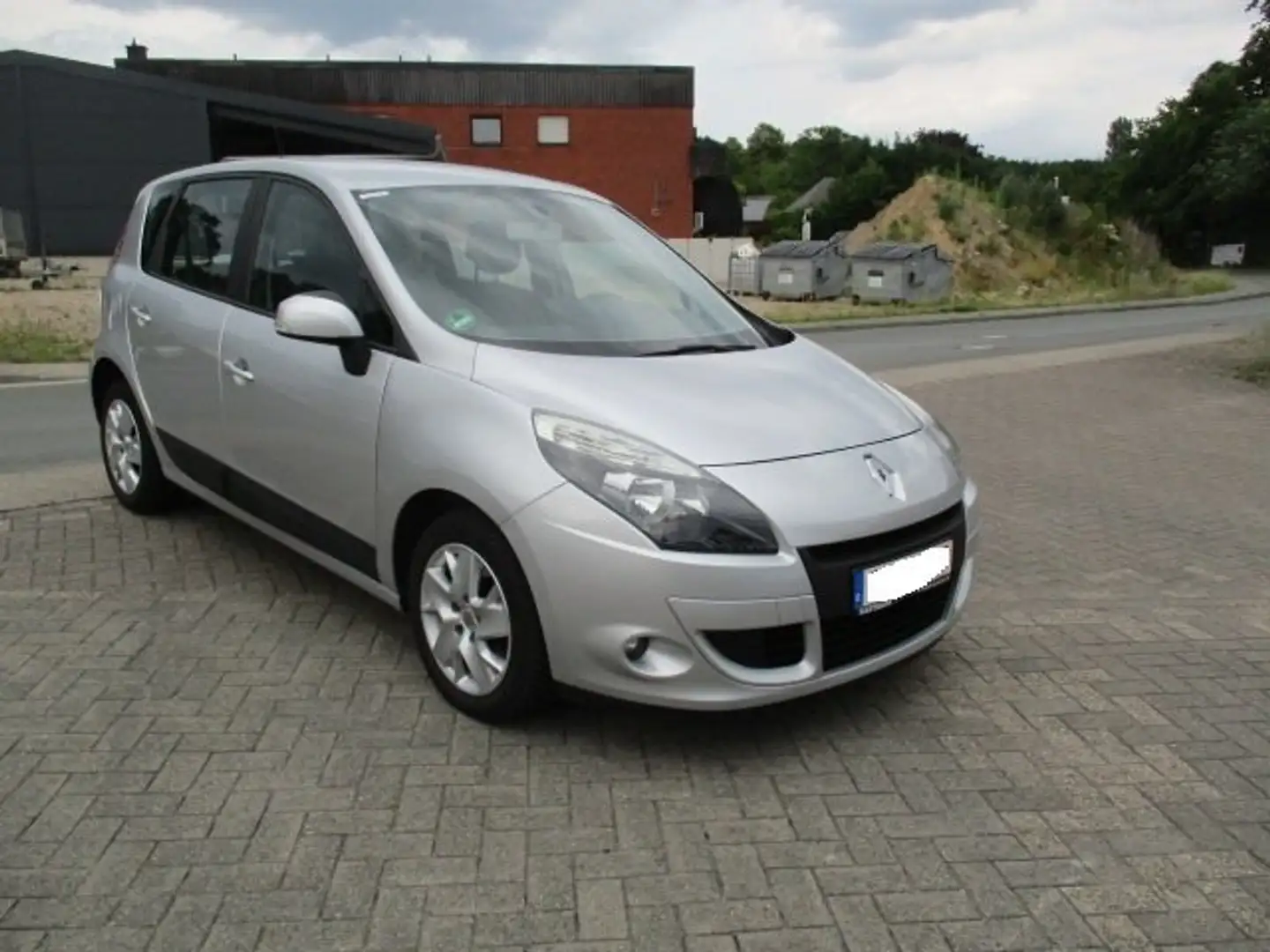 Renault Scenic 1.6 16V 110 TomTom Edition Silber - 1