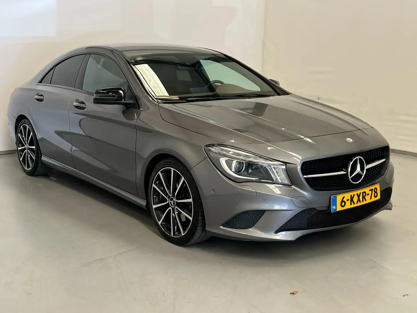 Mercedes-Benz CLA 220 CDI / AMG / NL-auto / Harman / Stoelverwarming Grau - 2