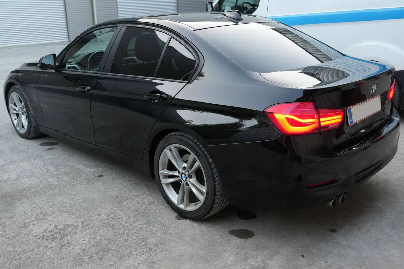 BMW 320 M Sportfahrwerk, Head-up Display, LED-Scheinwerfer, 18 Zoll Felgen Schwarz - 2