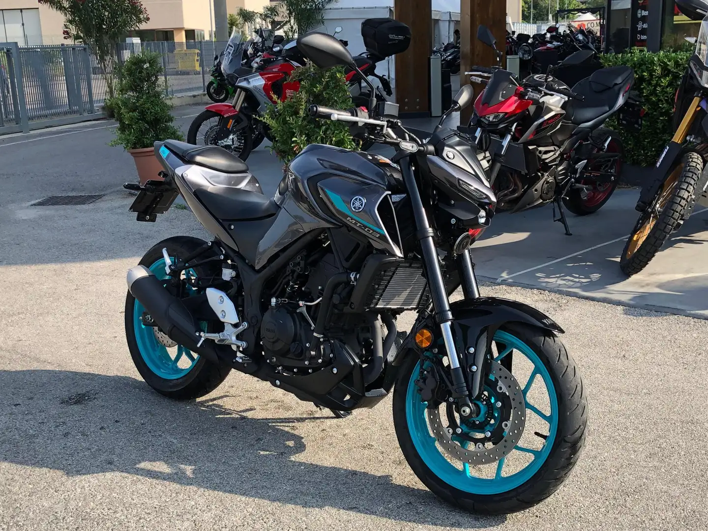 Yamaha MT-03 Grigio - 2
