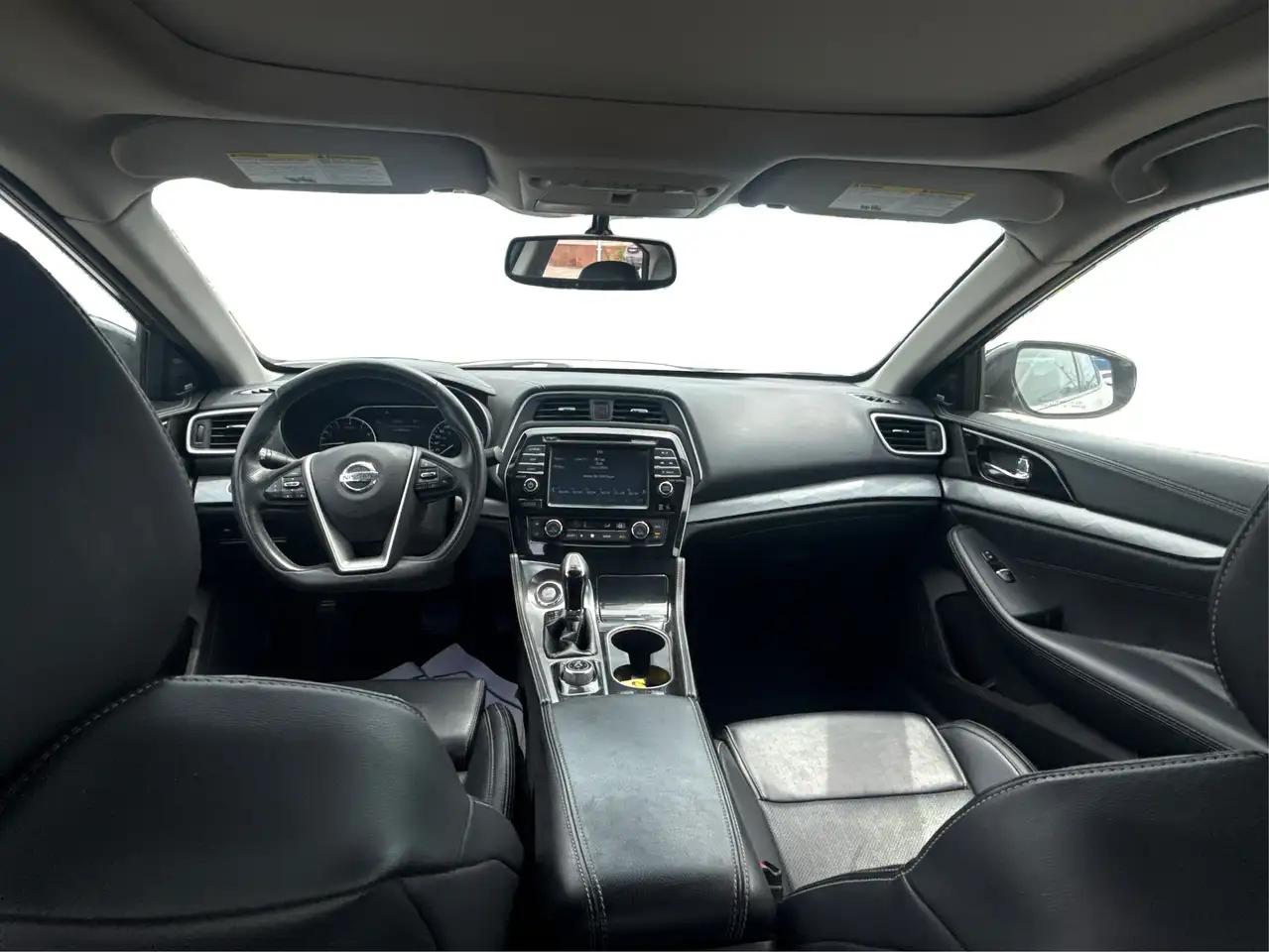 Nissan Maxima снимка Nissan Maxima