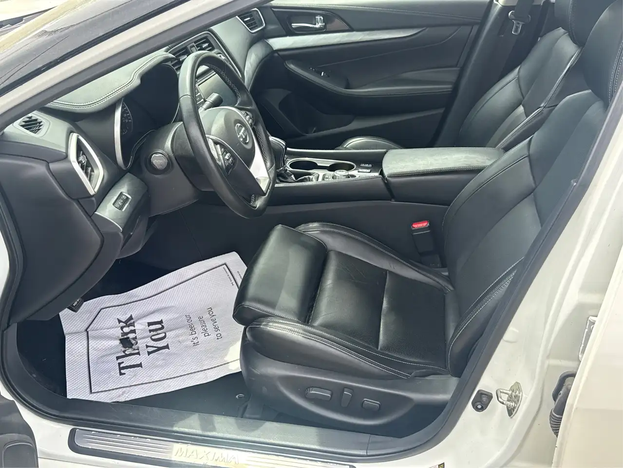 Nissan Maxima снимка Nissan Maxima