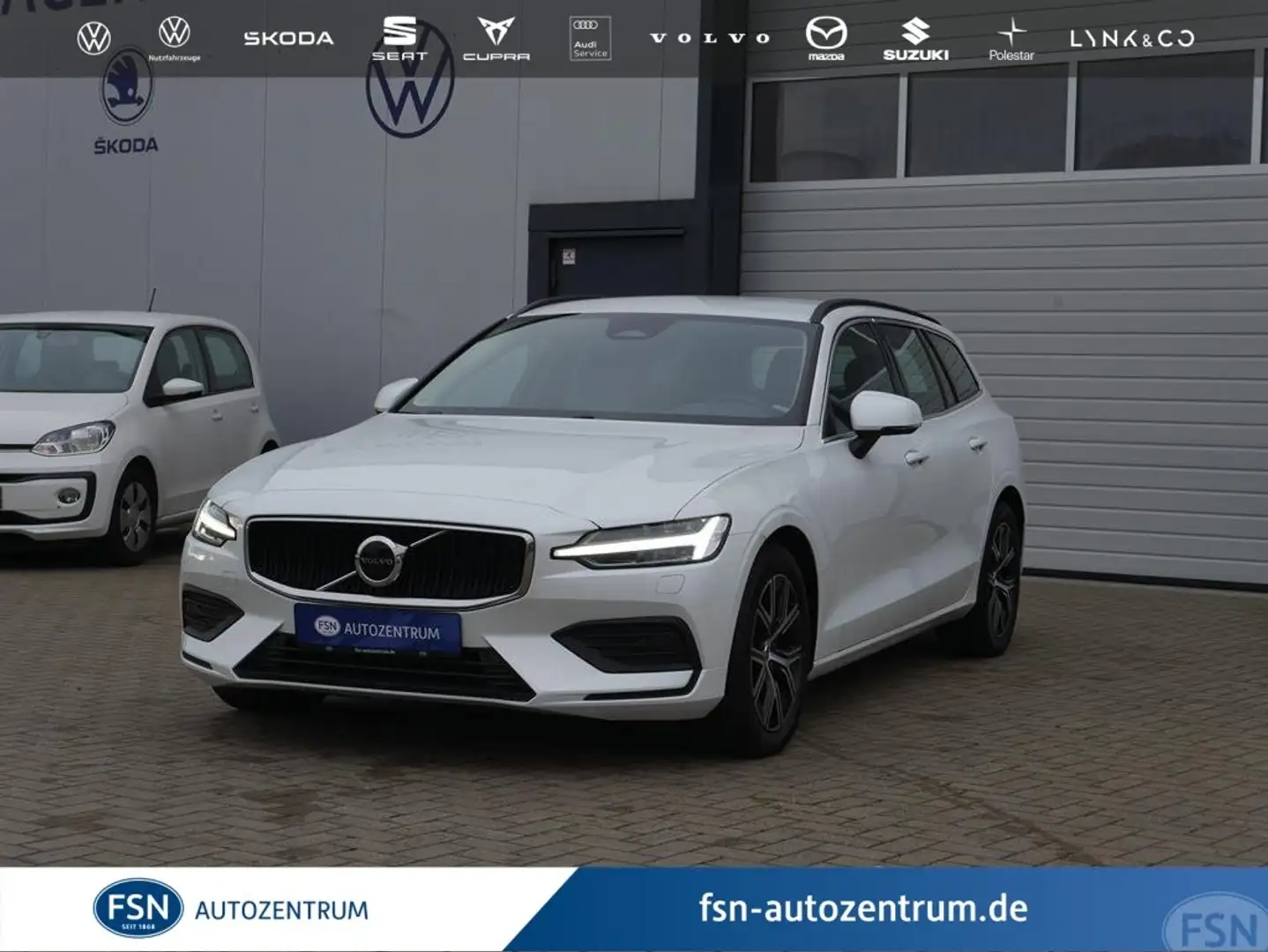 Volvo V60 B4 Diesel 197PS Core LEDER STANDHEIZUNG Blanco - 2