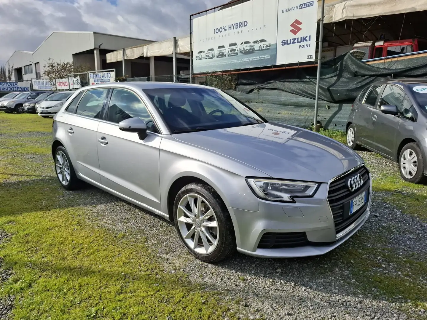 Audi A3 A3 SPB 1.6 TDI S tronic Design Grijs - 2