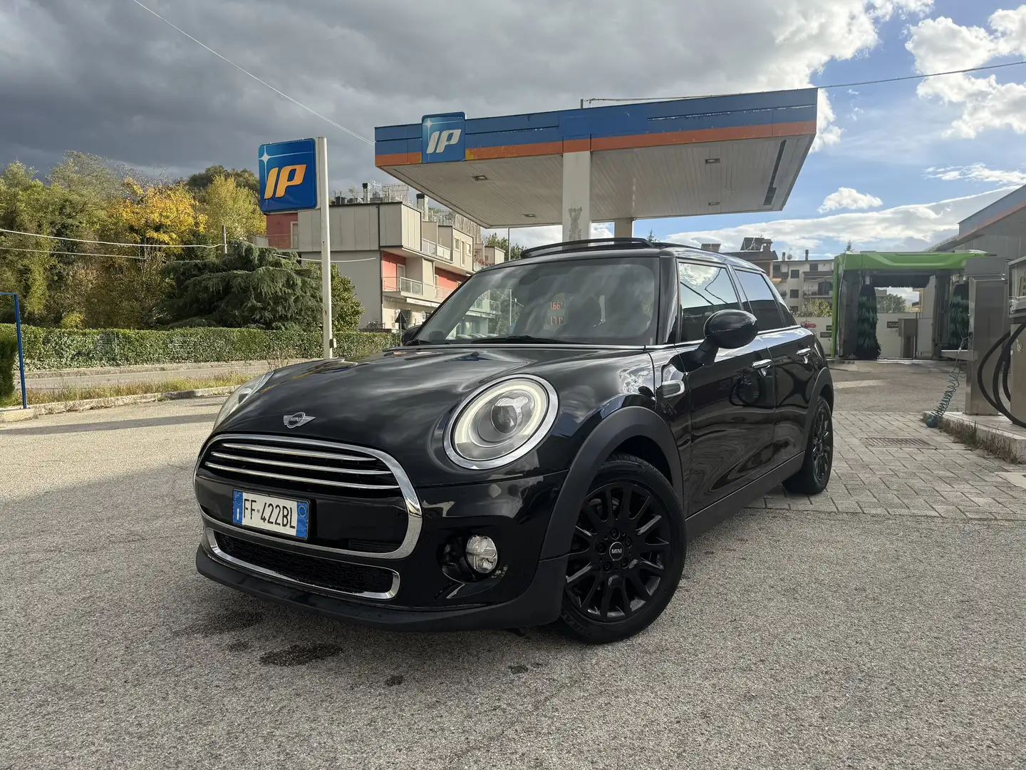 MINI Cooper D 1.5 tetto panorama 5porte - 2