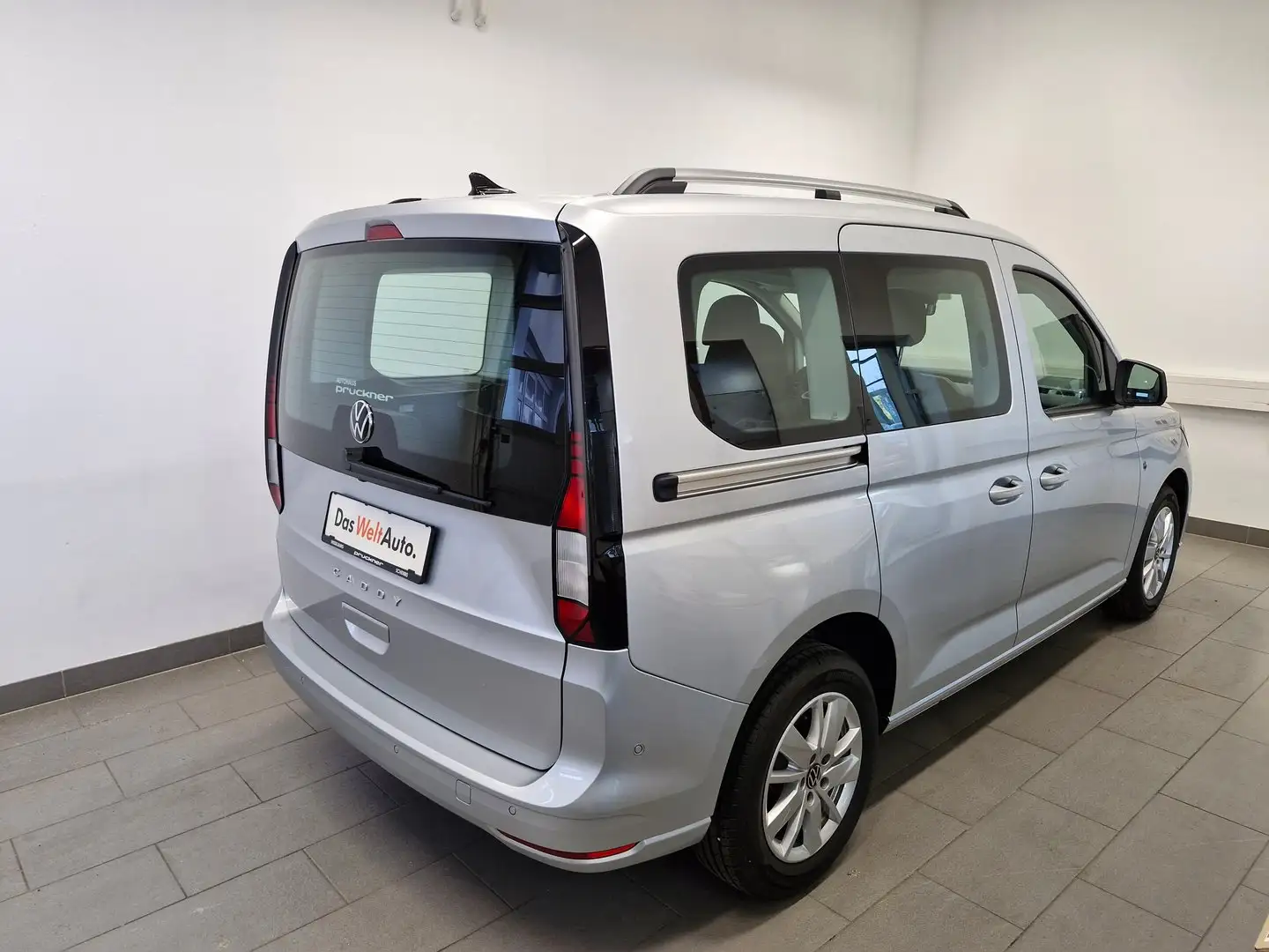 Volkswagen Caddy Life TSI Plateado - 2