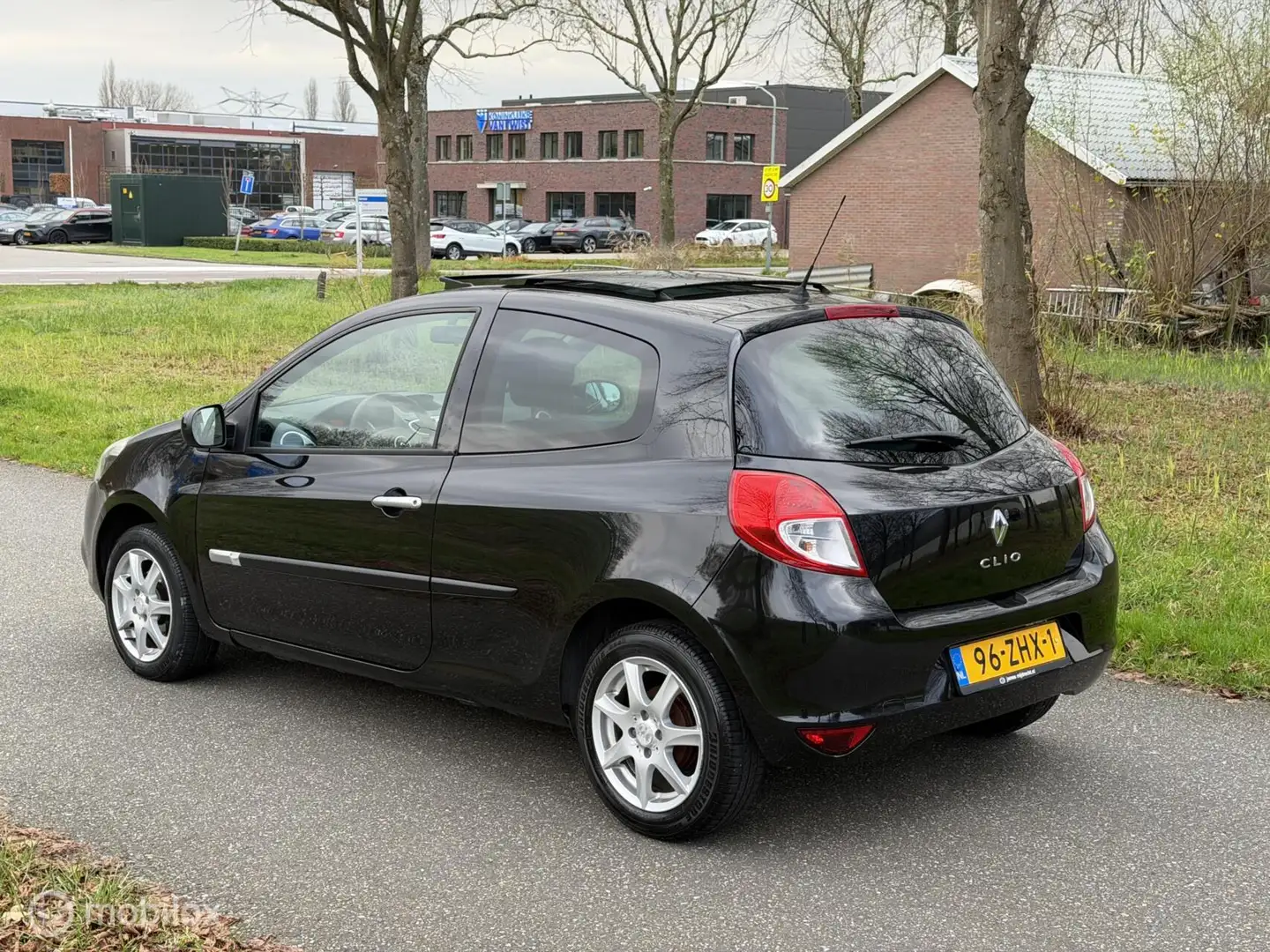 Renault Clio 1.2 Authentique*DISTRIBUTIE VV*PANODAK*NEW APK Zwart - 2