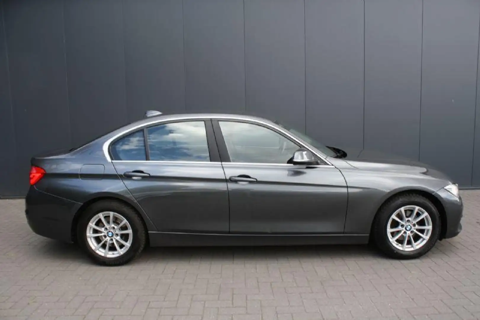 BMW 316 3-serie 316d EURO 6 Corporate Lease Essential - NA Grau - 2