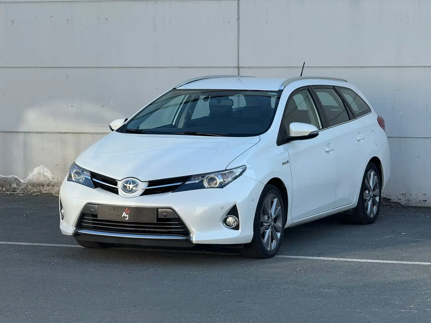 Toyota Auris Auris 1.8 VVT-i Hybrid Automatik Touring Sports Blanc - 1
