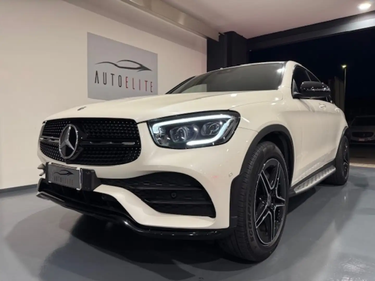 Mercedes-Benz GLC 220 d 4Matic PREMIUM PLUS AMG NIGHT PACK Bianco - 1