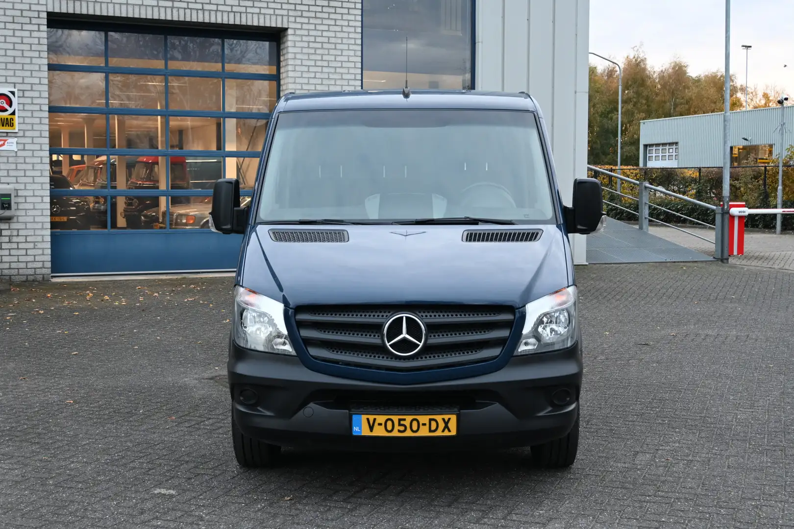 Mercedes-Benz Sprinter 211 CDI L2H1 Euro 6 Airco Bleu - 2