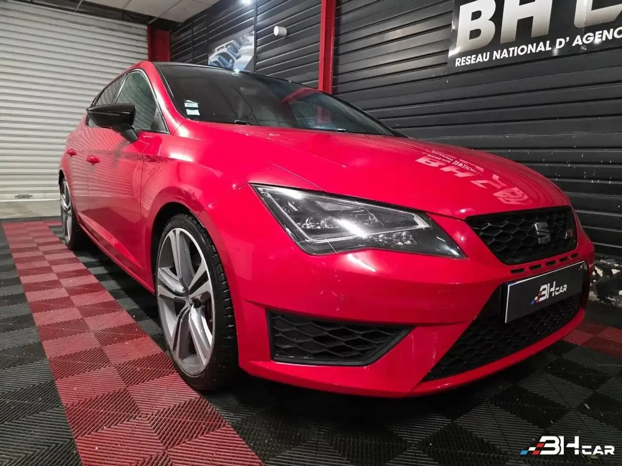 SEAT Leon 2.0 TSI 290 CUPRA DSG BVA — photo 1 of 26