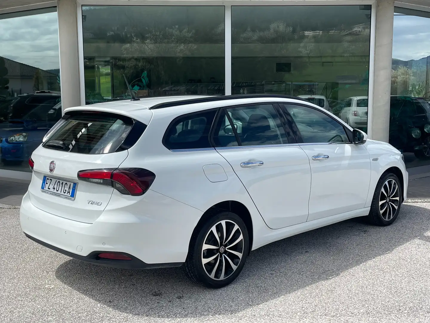 Fiat Tipo SW 1.6 mjt Lounge s Weiß - 2