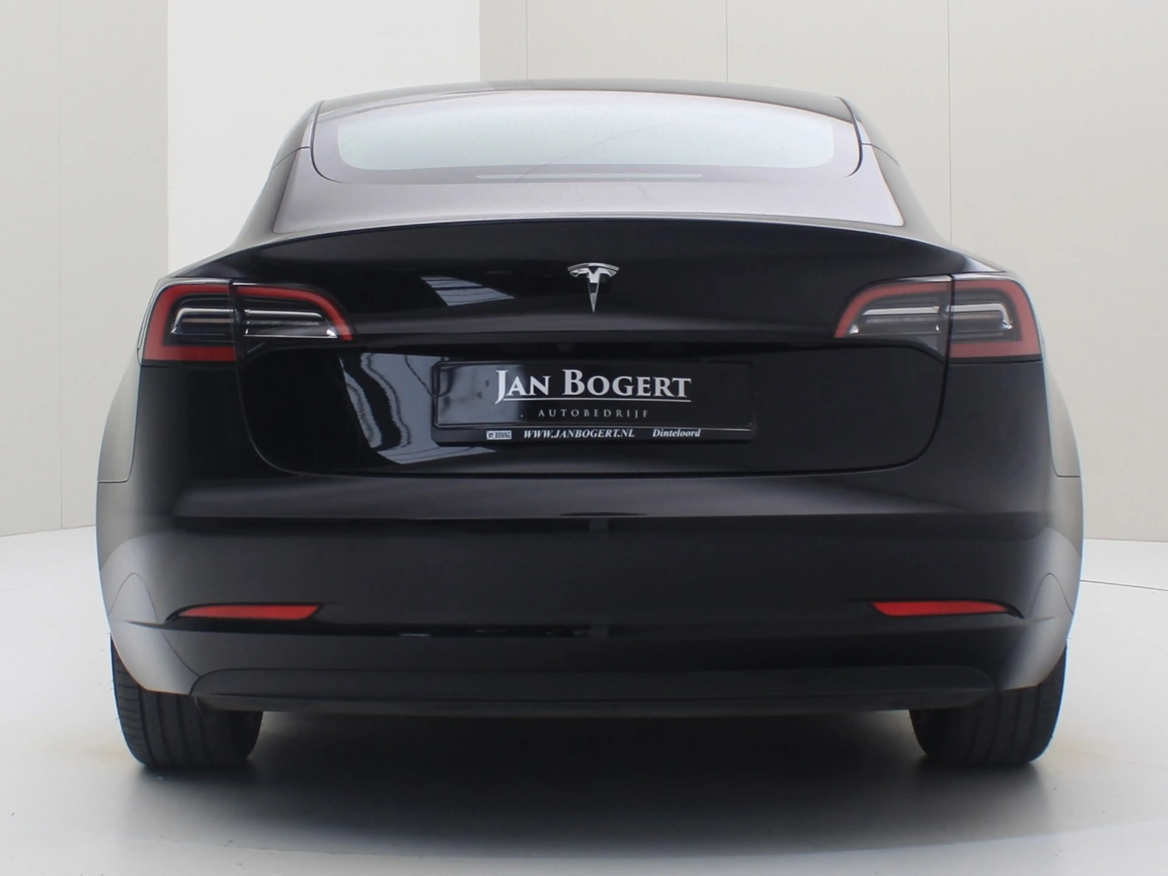 Tesla Model 3 Standard RWD Plus 94.2% SoH UPGRADE [ AMD RYZEN+LF — photo 6