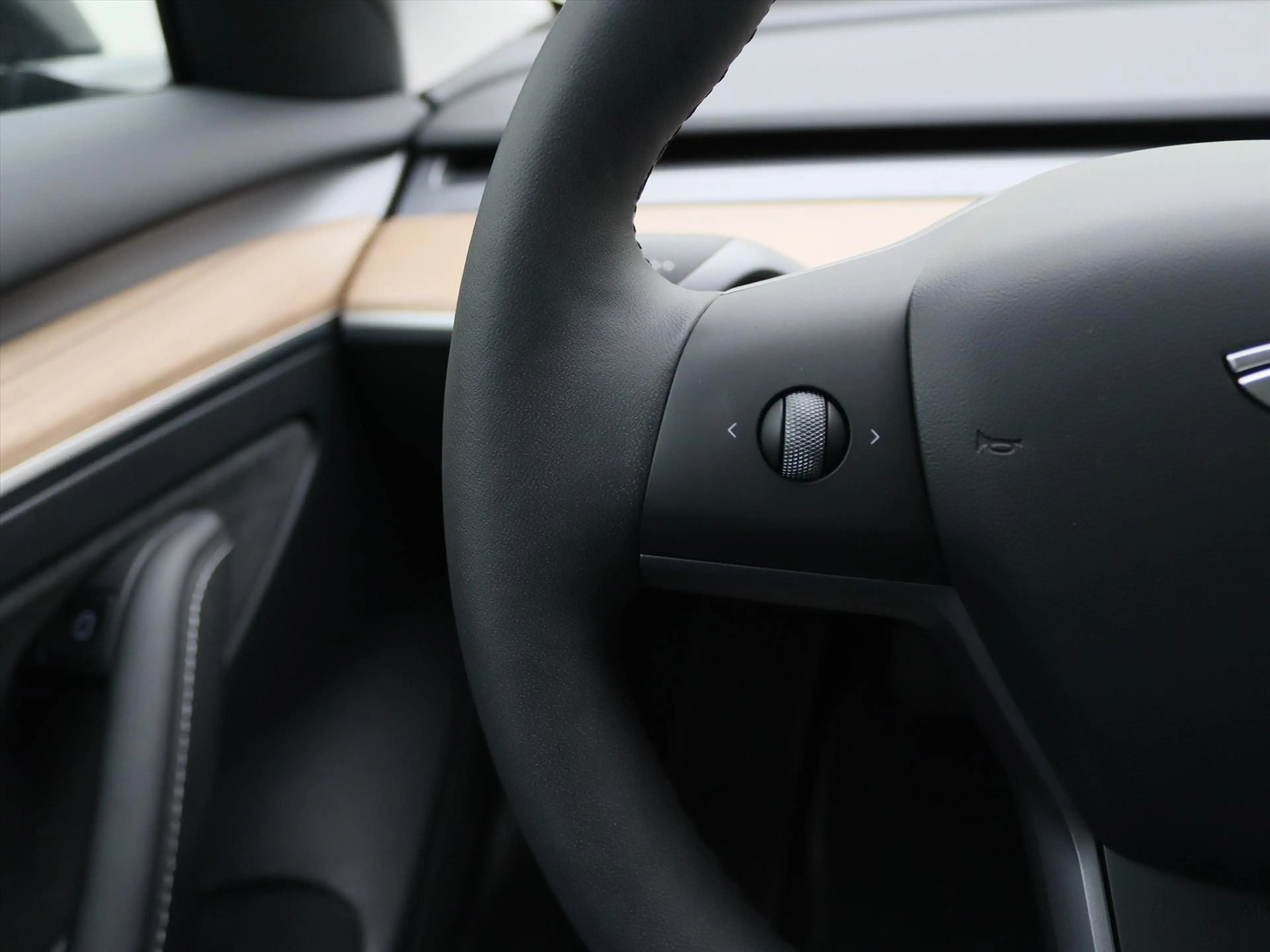 Tesla Model 3 Standard RWD Plus 94.2% SoH UPGRADE [ AMD RYZEN+LF — photo 22