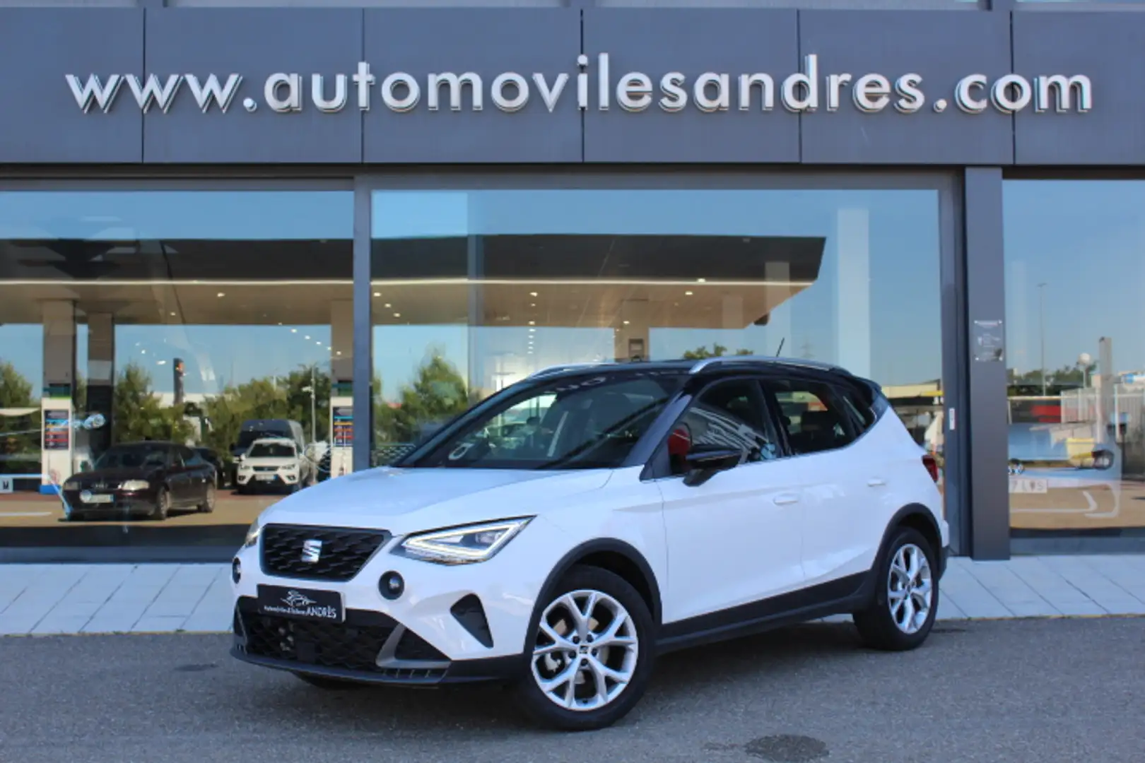SEAT Arona 1.0 TSI S&S FR DSG7 XM 110 Weiß - 1