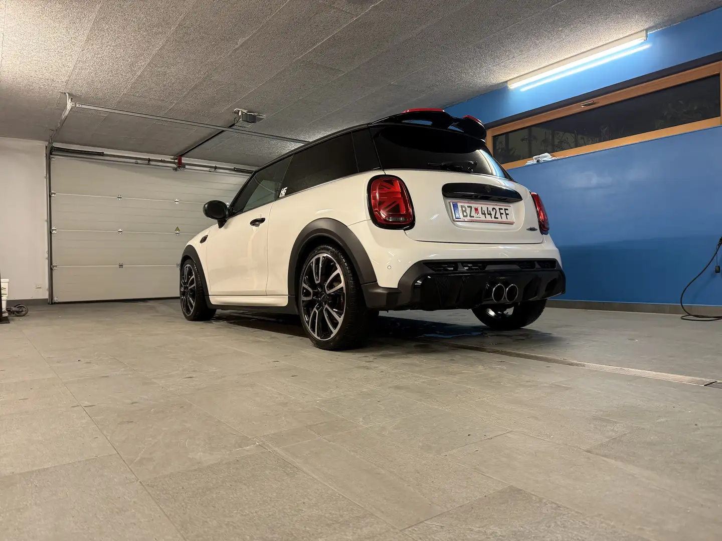 MINI John Cooper Works Aut. Weiß - 2