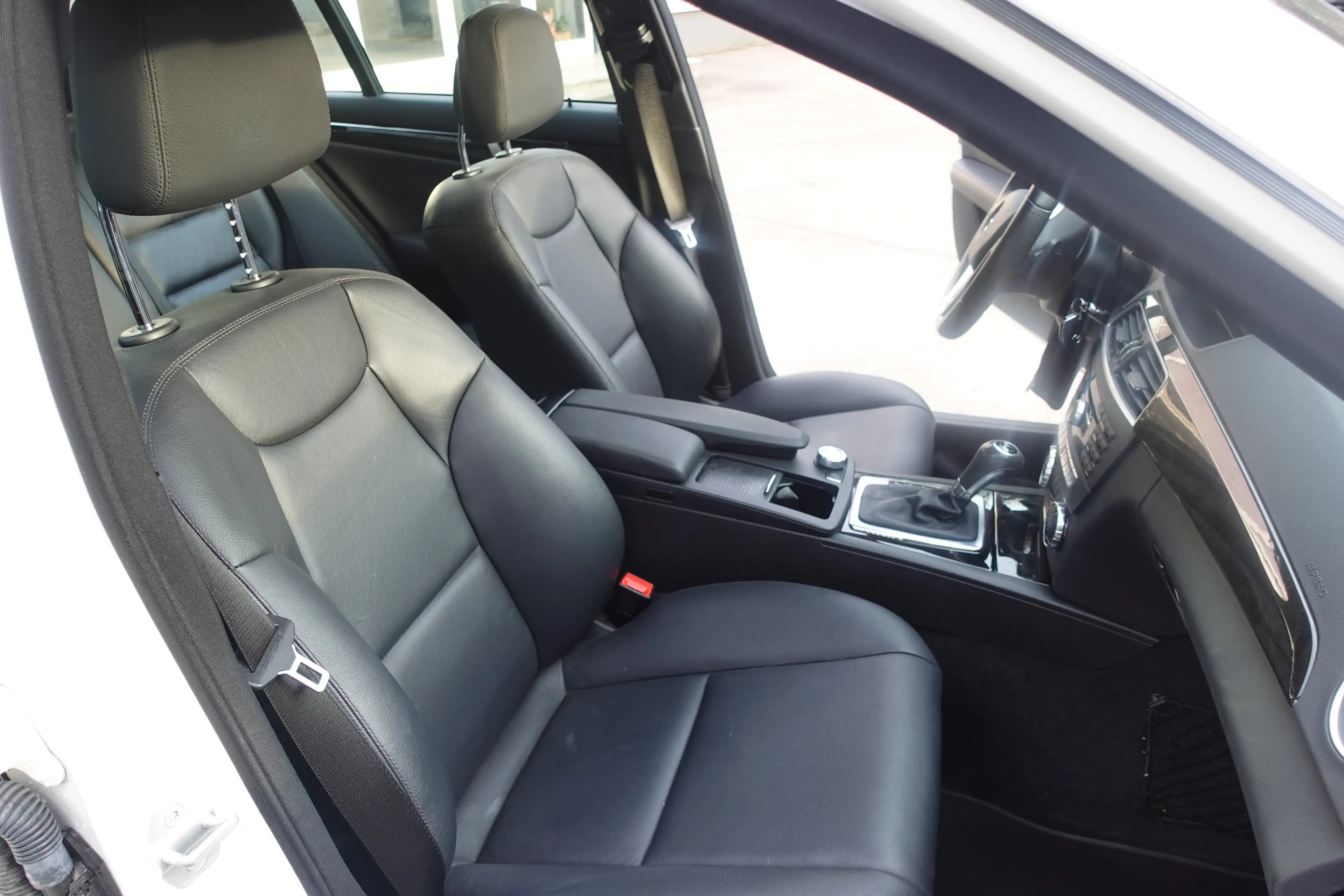 Mercedes-Benz C 350 C 350 AMG Sport-Paket Leder Comand ILS Kamera — photo 11
