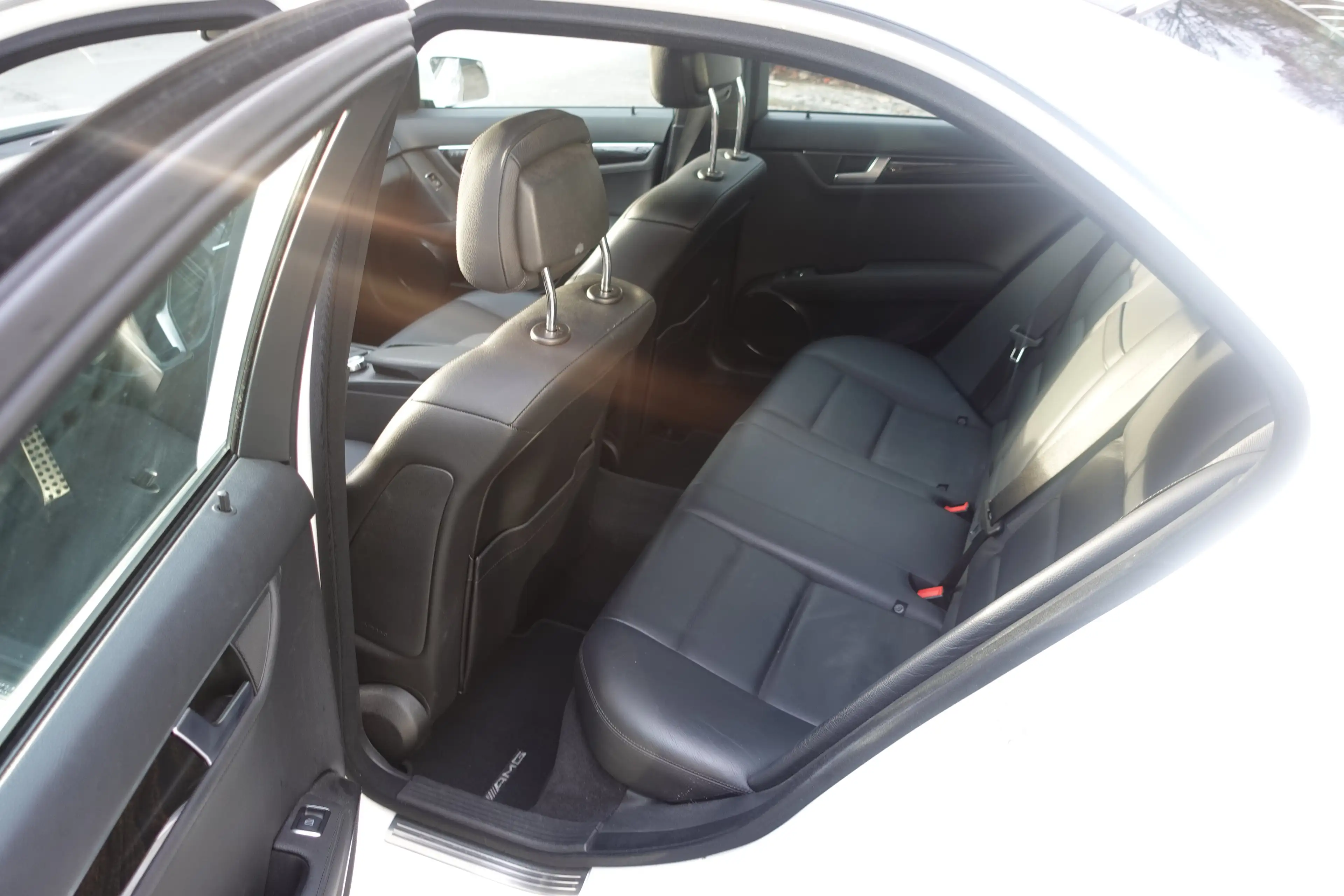 Mercedes-Benz C 350 C 350 AMG Sport-Paket Leder Comand ILS Kamera — photo 8