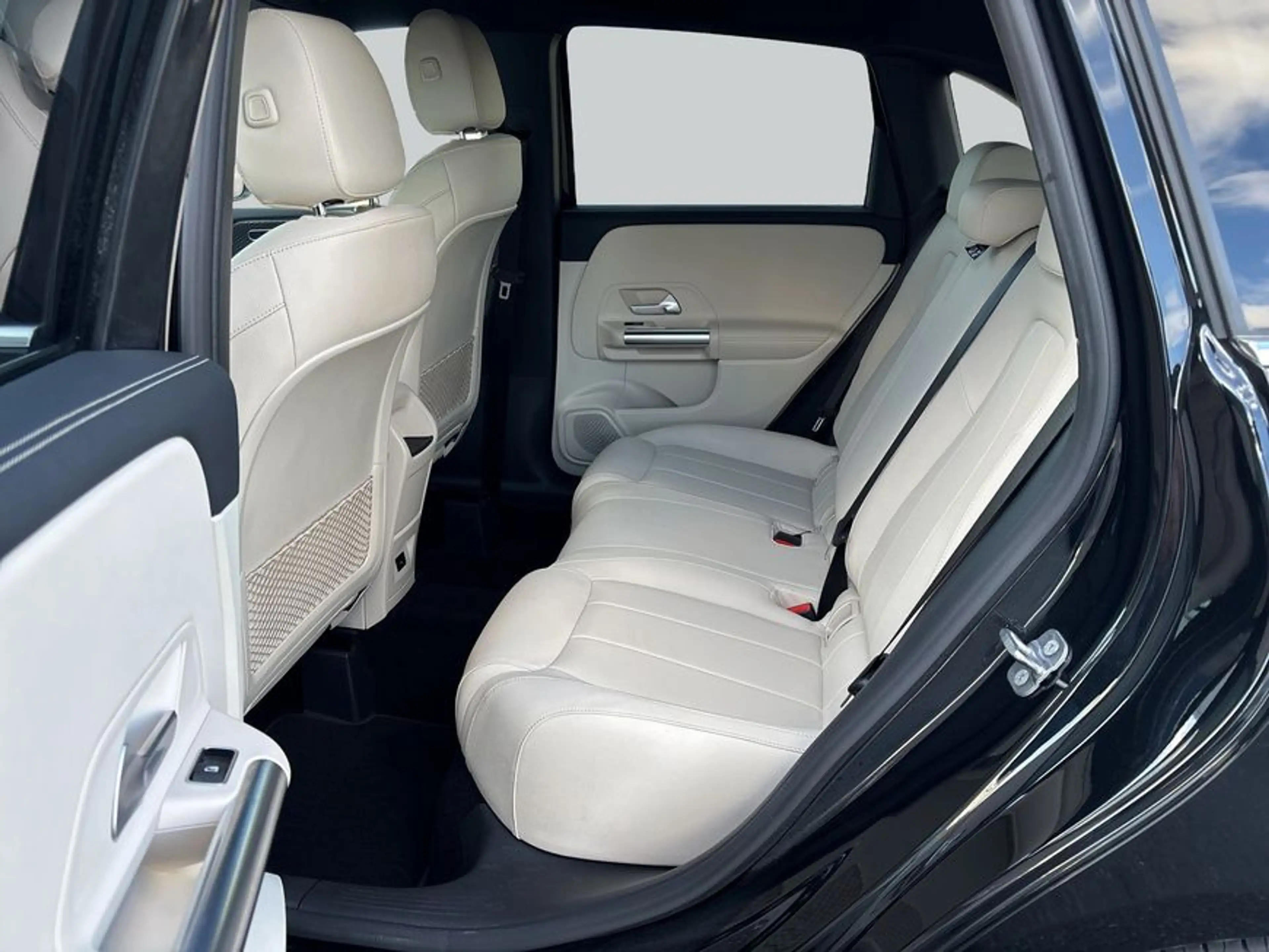Mercedes-Benz B 200 B-Klasse — photo 11