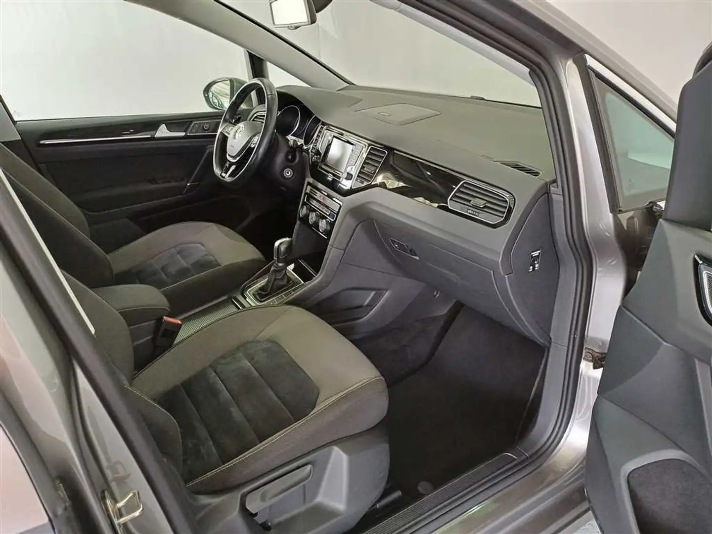 Volkswagen Golf Sportsvan Sportsvan 1.4 TSI Highline DSG SHZ+PDC Gris - 2