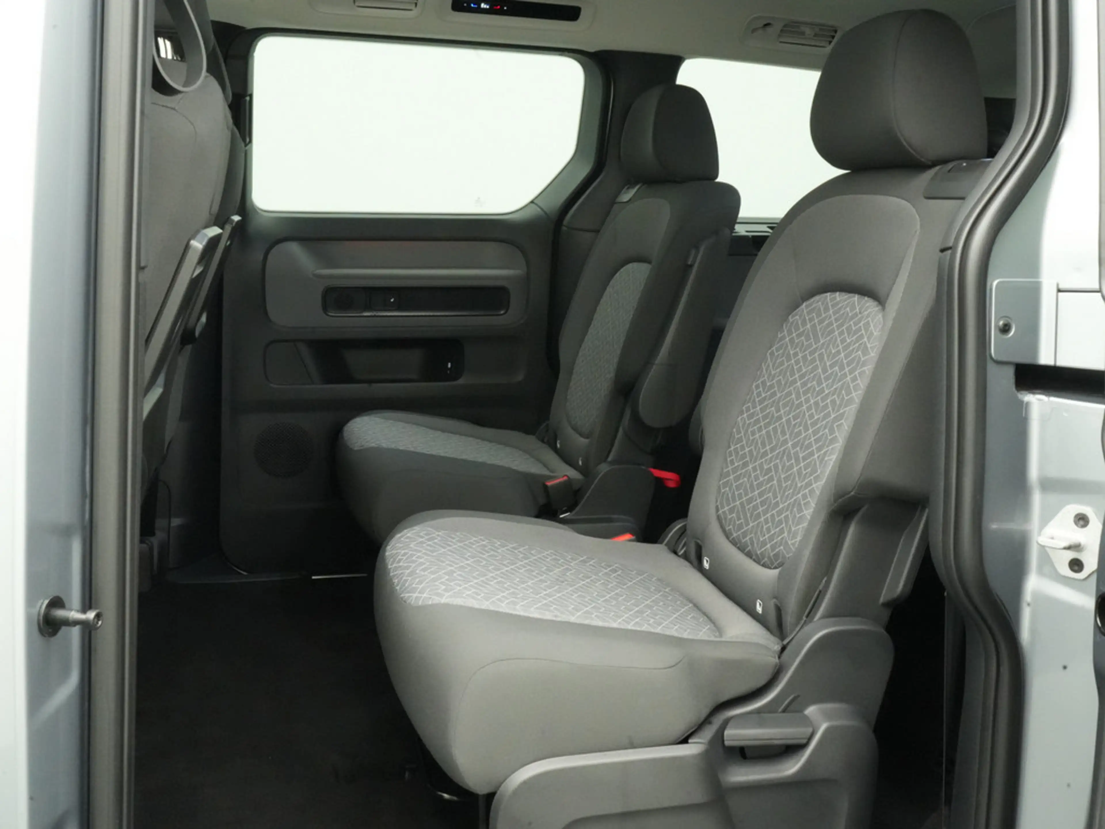 Volkswagen ID. Buzz Pro 6 SITZE ACC AHK NAVI LED SHZ PDC — photo 11