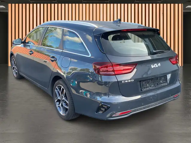 Kia Ceed view 4