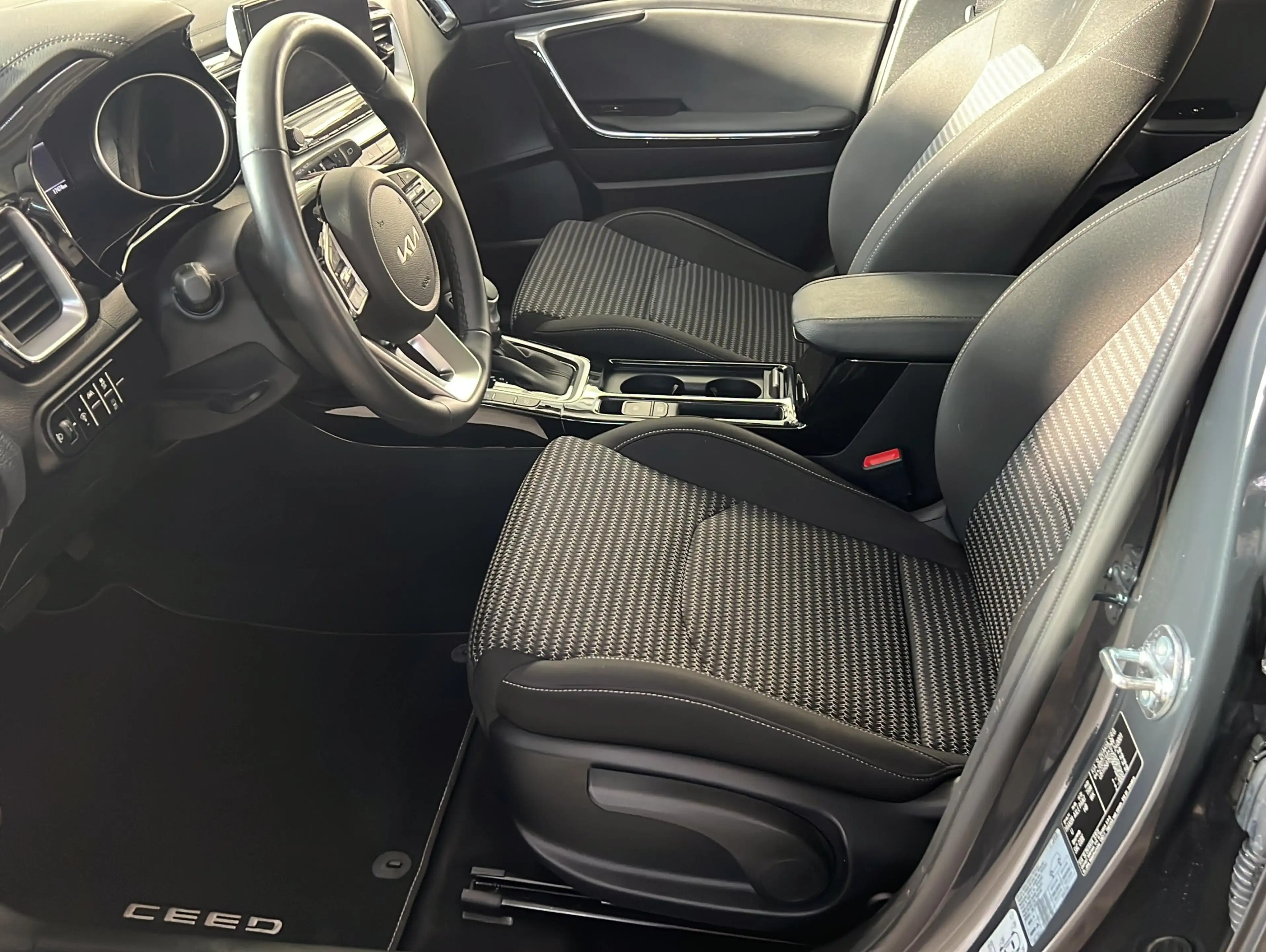 Kia Ceed / cee'd 1.5 T-GDI DCT Spirit*Navi*LED*ACC*JBL Sound — photo 3