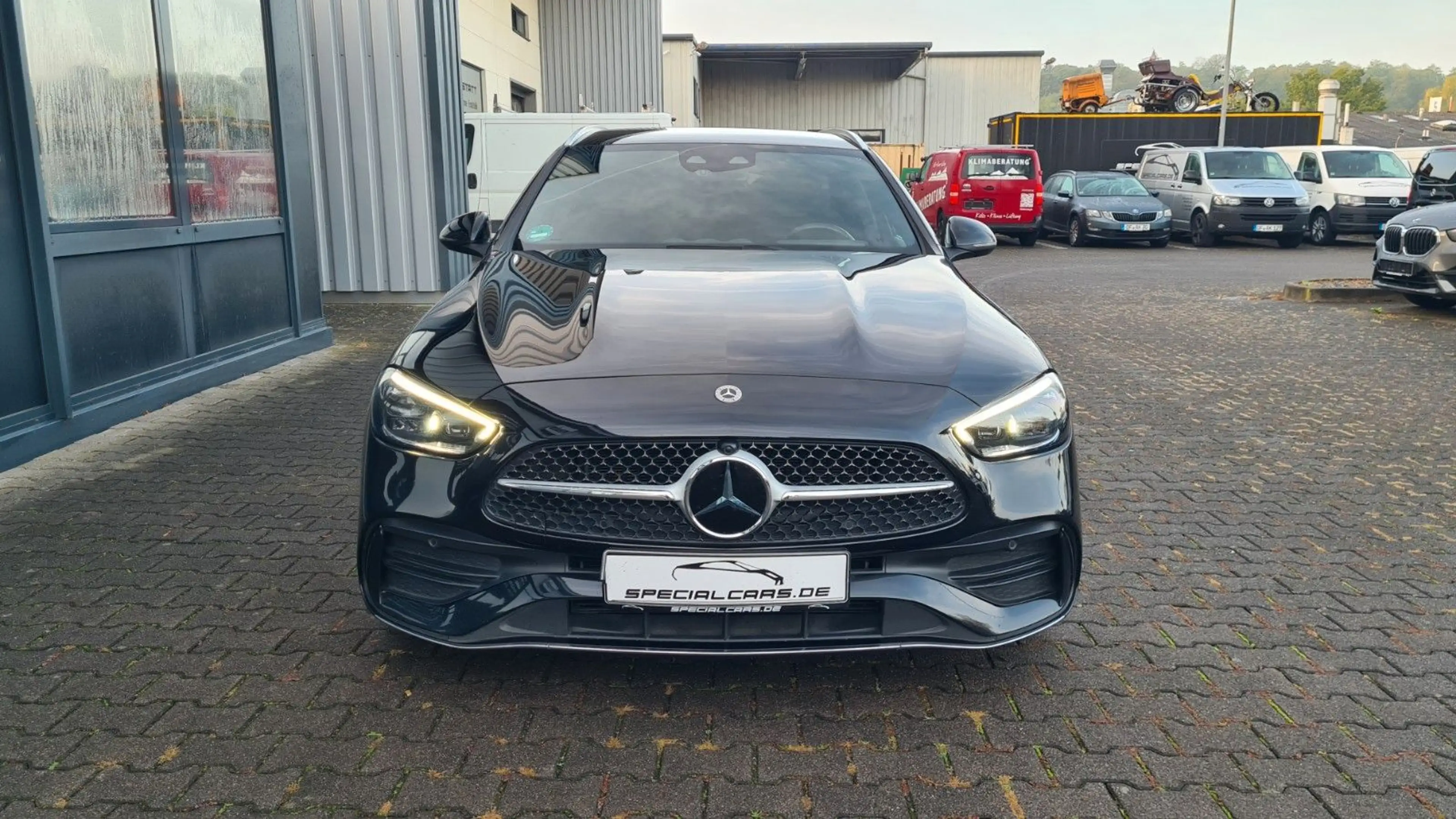 Mercedes-Benz C 220 d T AMG LINE - ASSISTS - DIGITAL - AHK - — photo 2