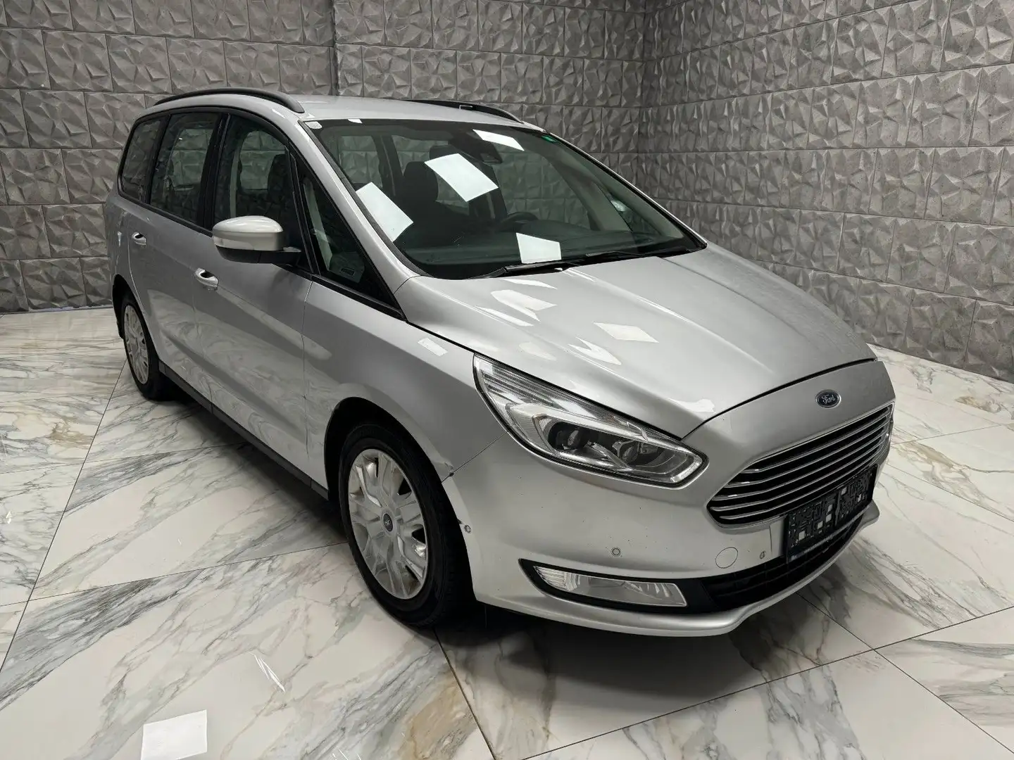 Ford Galaxy Trend Silber - 1