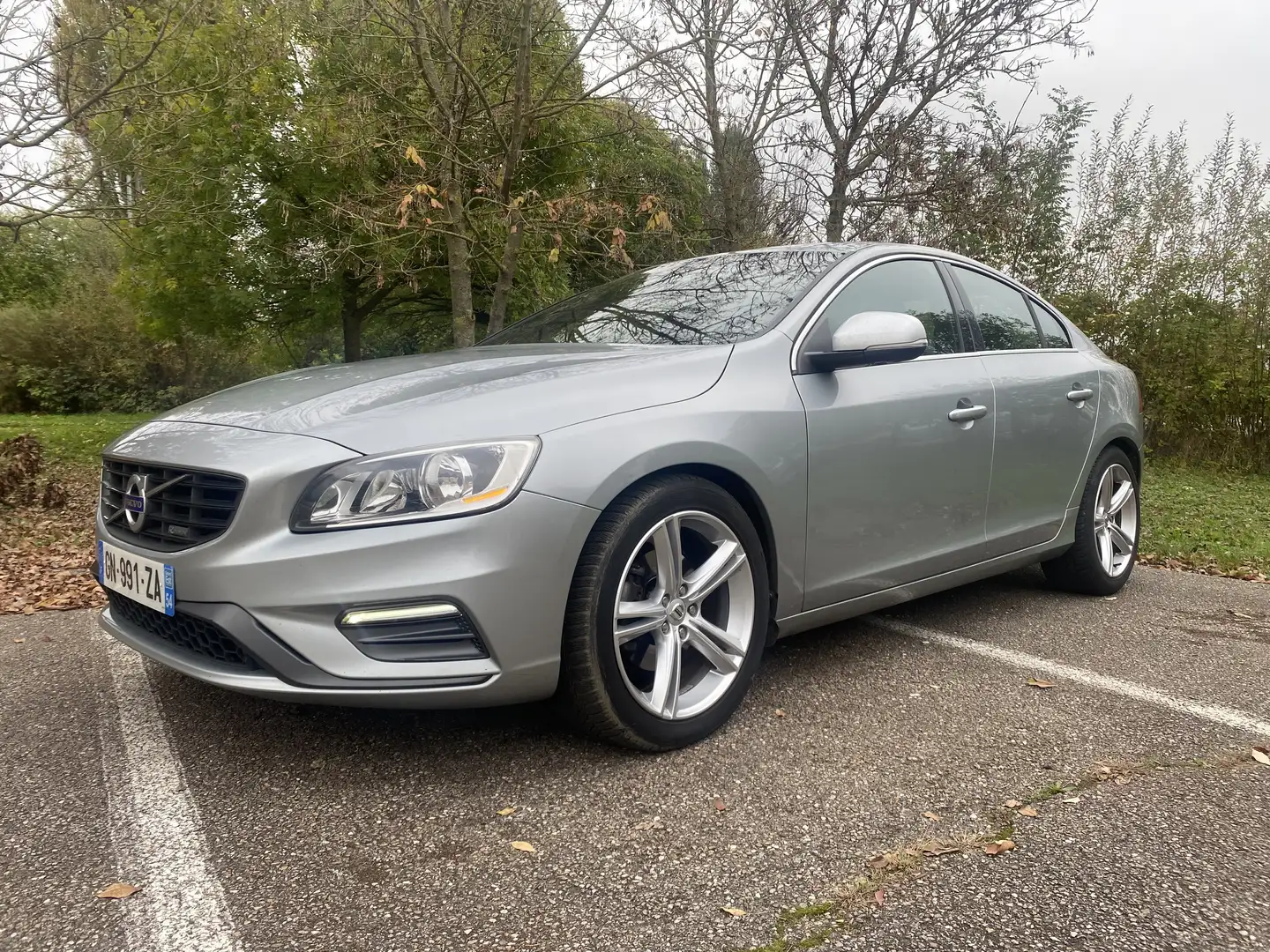 Volvo S60 D4 163 ch Stop&Start R-design - 1