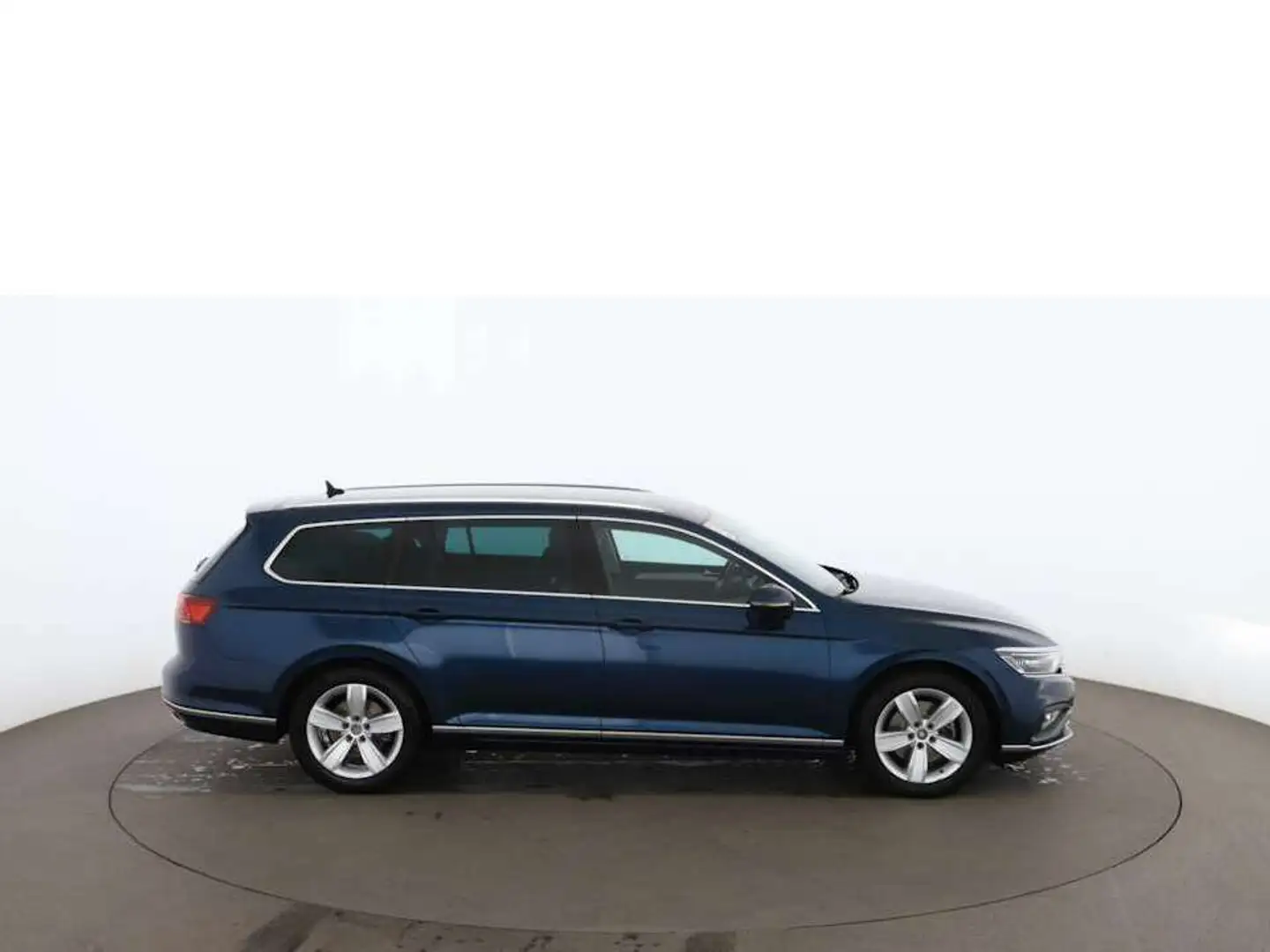 Volkswagen Passat Variant 2.0 TDI Elegance Aut MATRIX RADAR Blau - 2