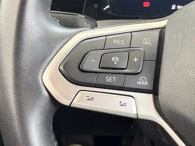 Volkswagen Golf view 21