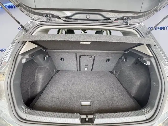 Volkswagen Golf view 11