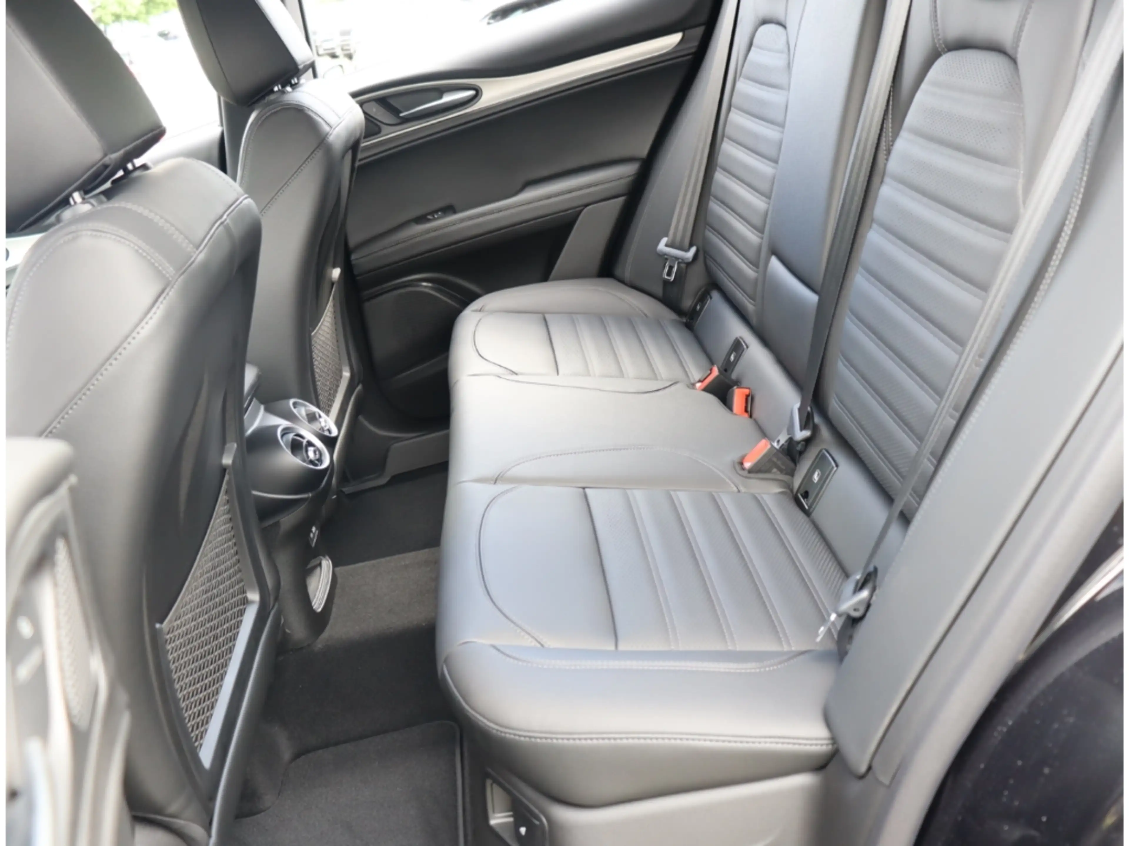 Alfa Romeo Stelvio VELOCE 2.2 DIESEL 16V 210 PS AT8 Q4 SCHIEBEDACH AH — photo 12