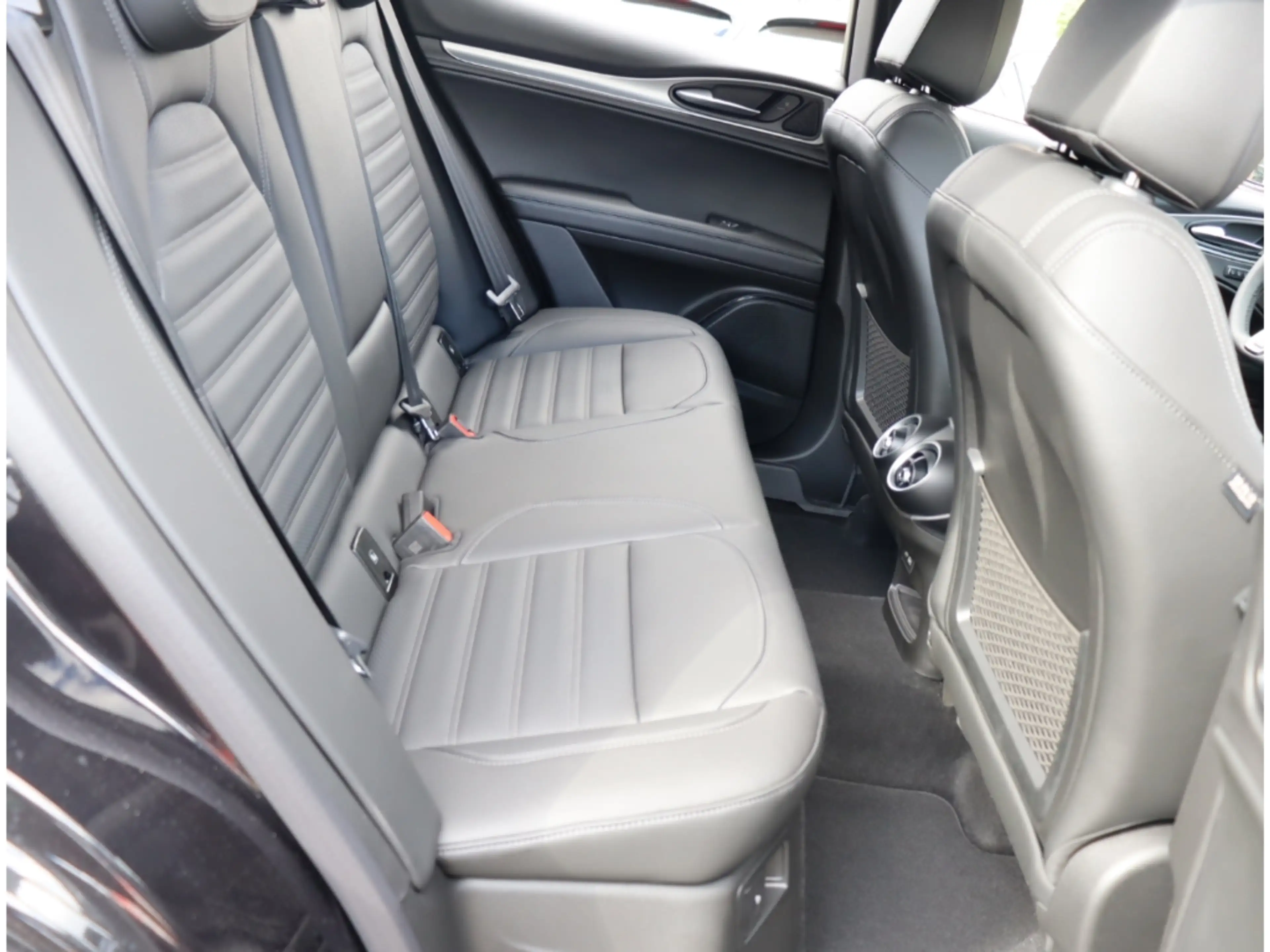 Alfa Romeo Stelvio VELOCE 2.2 DIESEL 16V 210 PS AT8 Q4 SCHIEBEDACH AH — photo 15