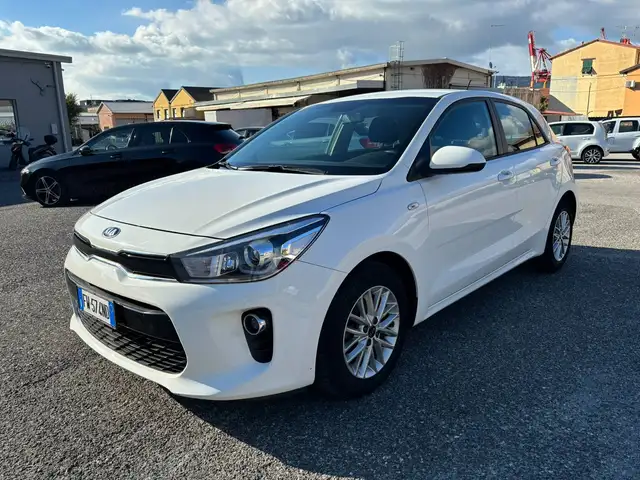 Kia Rio Rio IV 2017 1.2 mpi Evolution 84cv