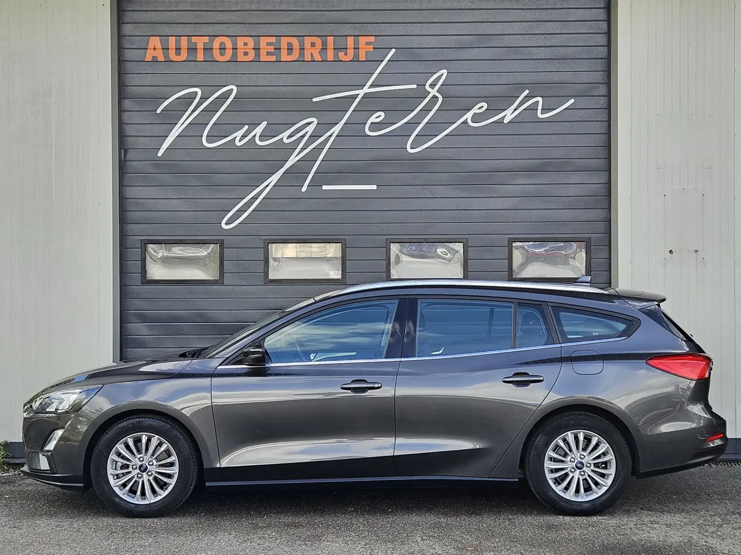 Ford Focus Wagon 1.0 EcoBoost Titanium Business|1E eigenaar|F Grijs - 2